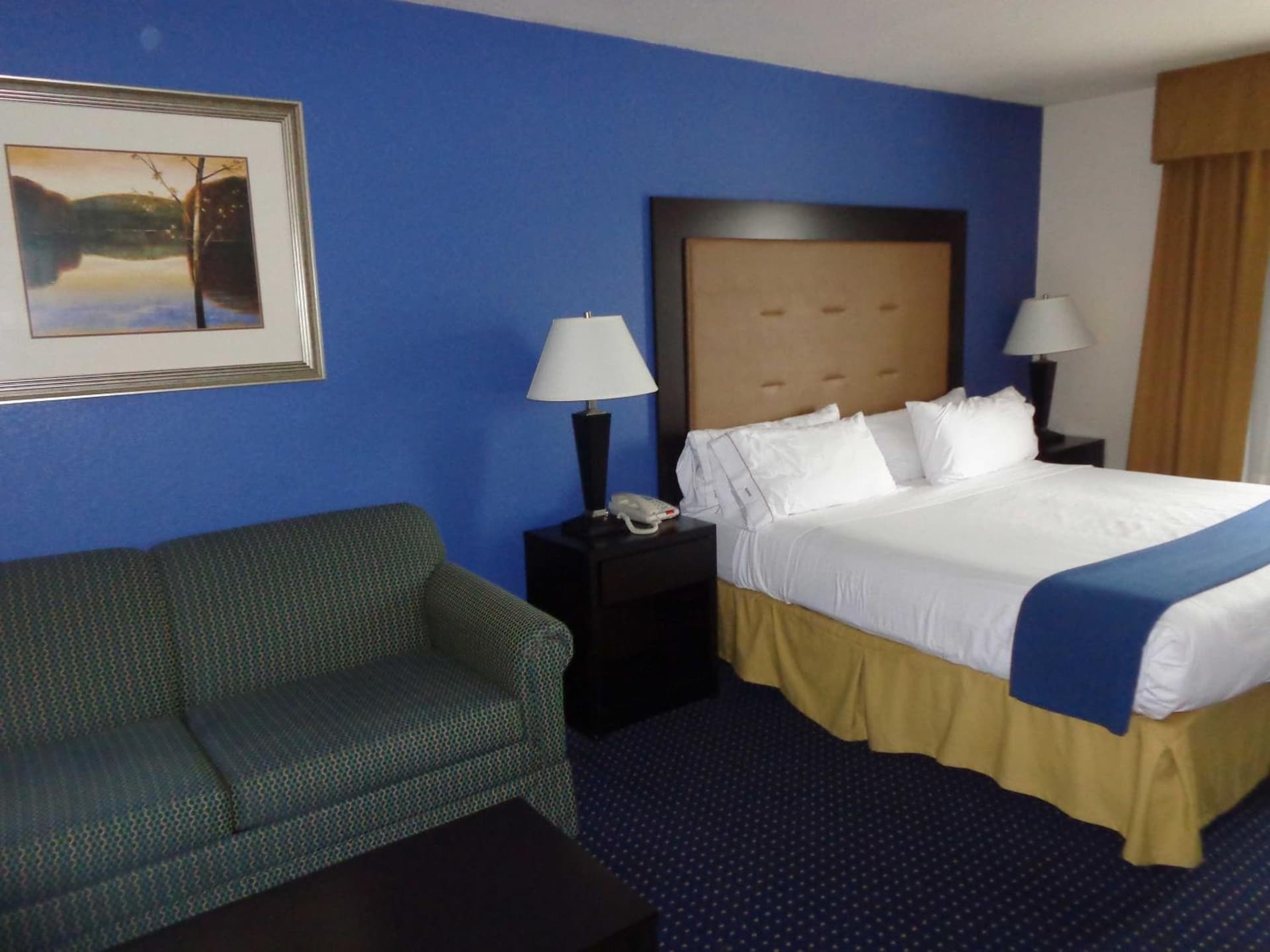 Holiday Inn Express & Suites New Buffalo, MI by IHG gallery photo in New Buffalo, MI — image 6