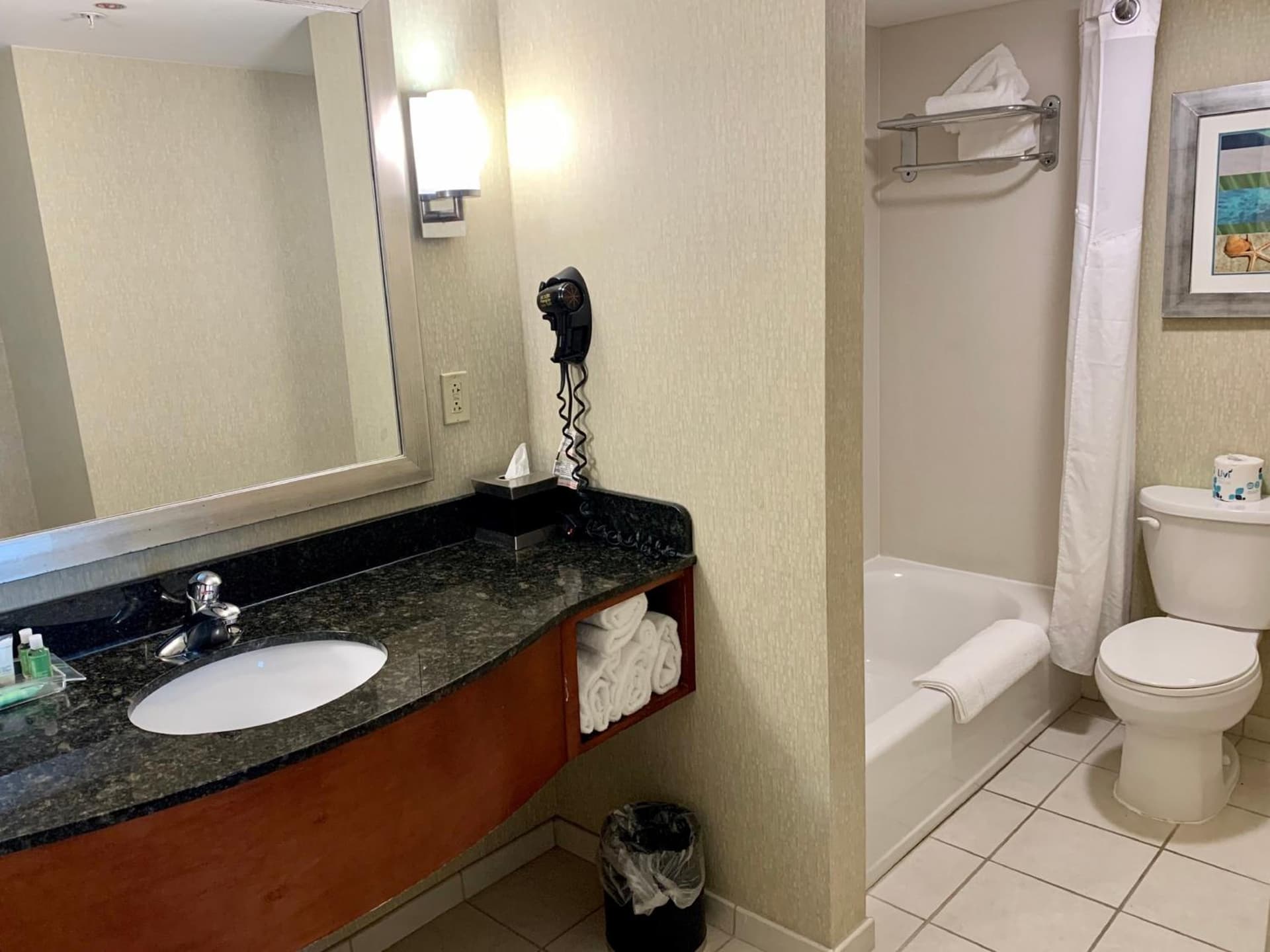 Holiday Inn & Suites Virginia Beach - North Beach by IHG interior in Virginia Beach, VA — gallery photo 2