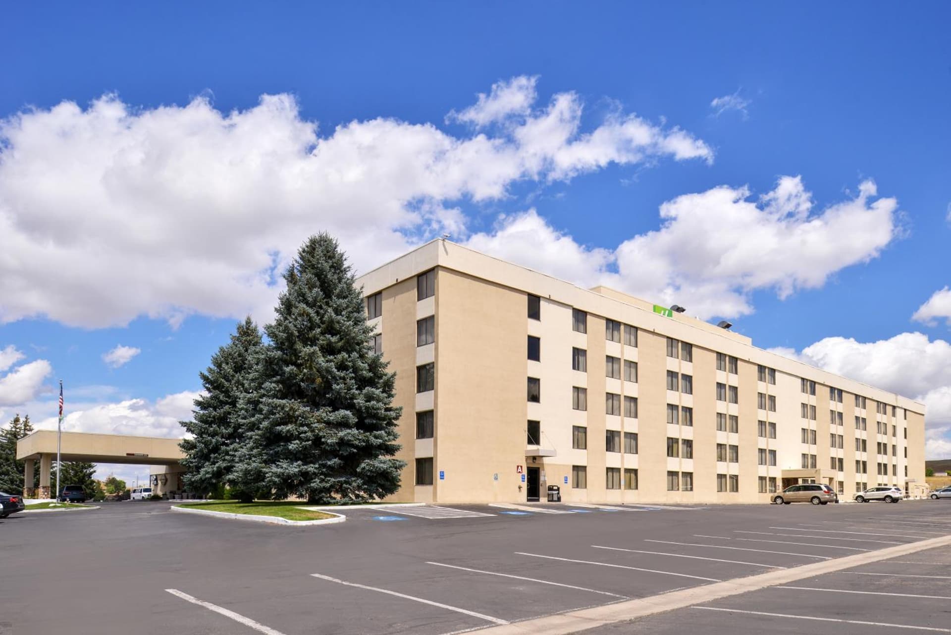 Ramada Plaza by Wyndham Sheridan Hotel & Convention Center — hotel in Sheridan, Wyoming
