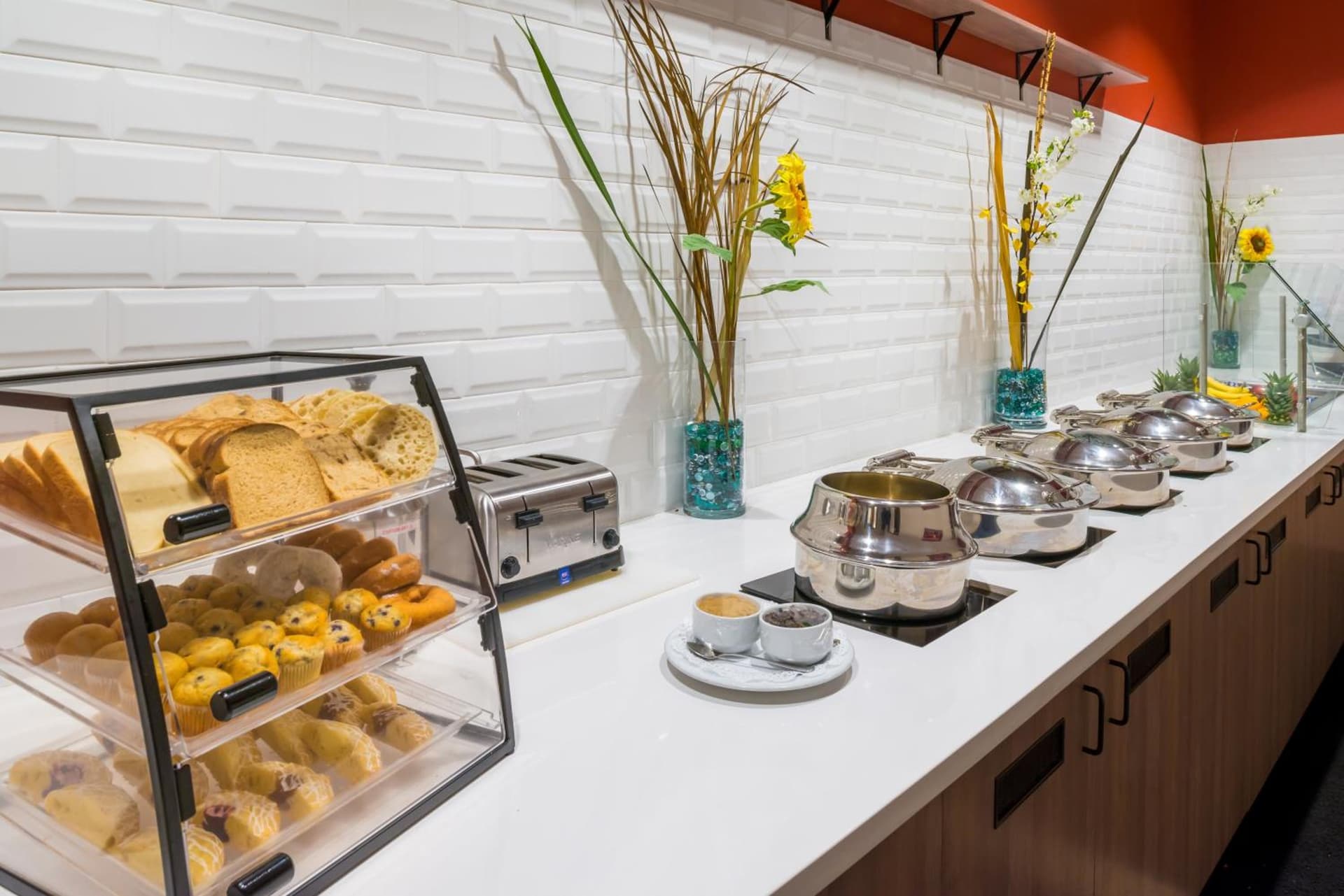 Holiday Inn Kansas City Airport by IHG gallery photo in Kansas City, KS — image 5