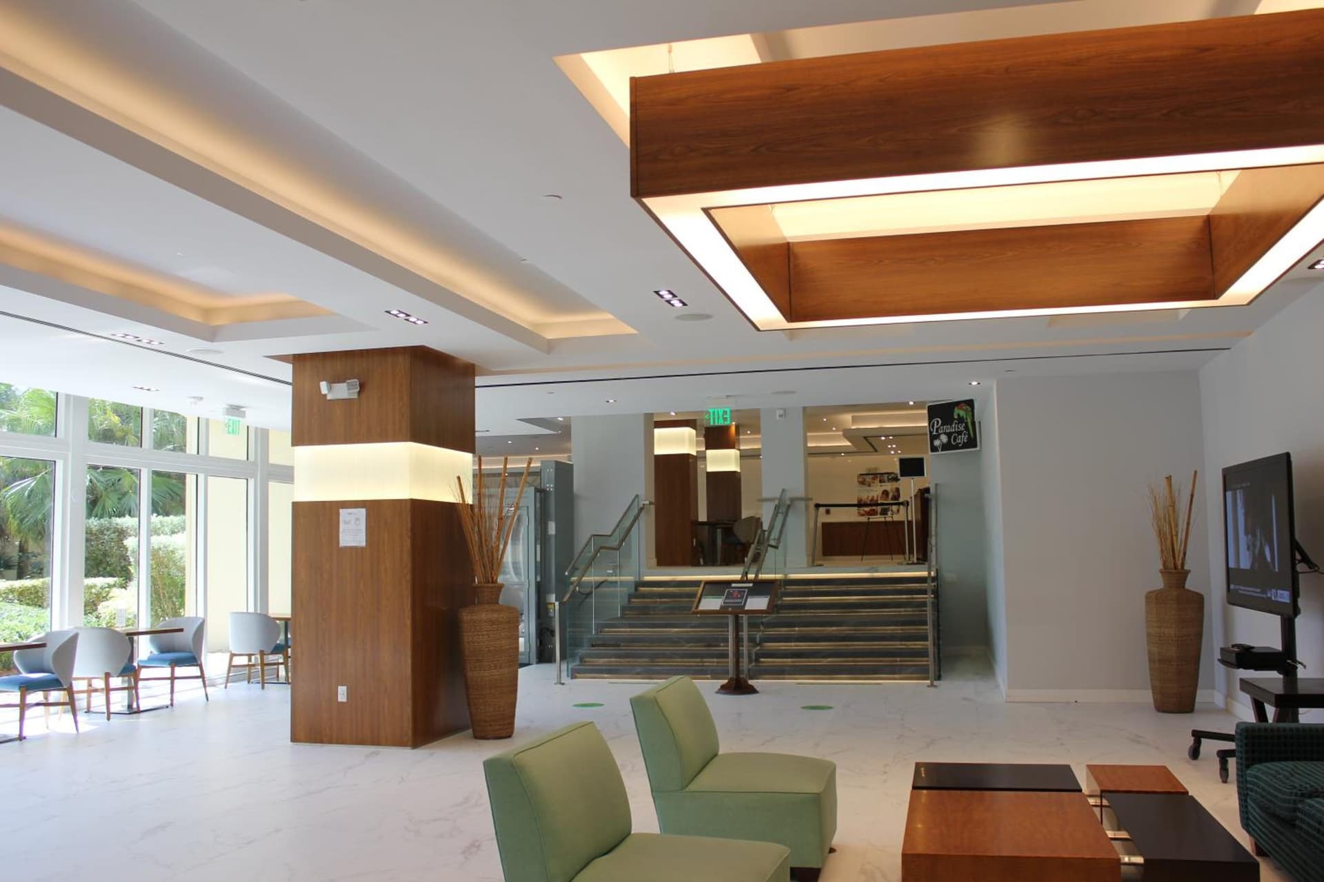 Holiday Inn Miami Beach-Oceanfront by IHG interior in Miami Beach, FL — gallery photo 2