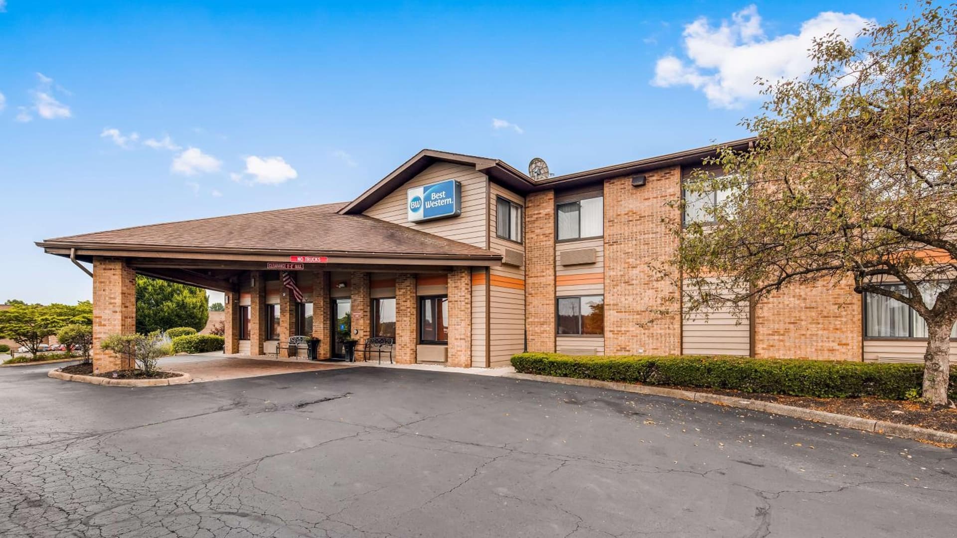 Best Western Lakewood Inn featured exterior or lobby in Hebron, OH — similar hotel