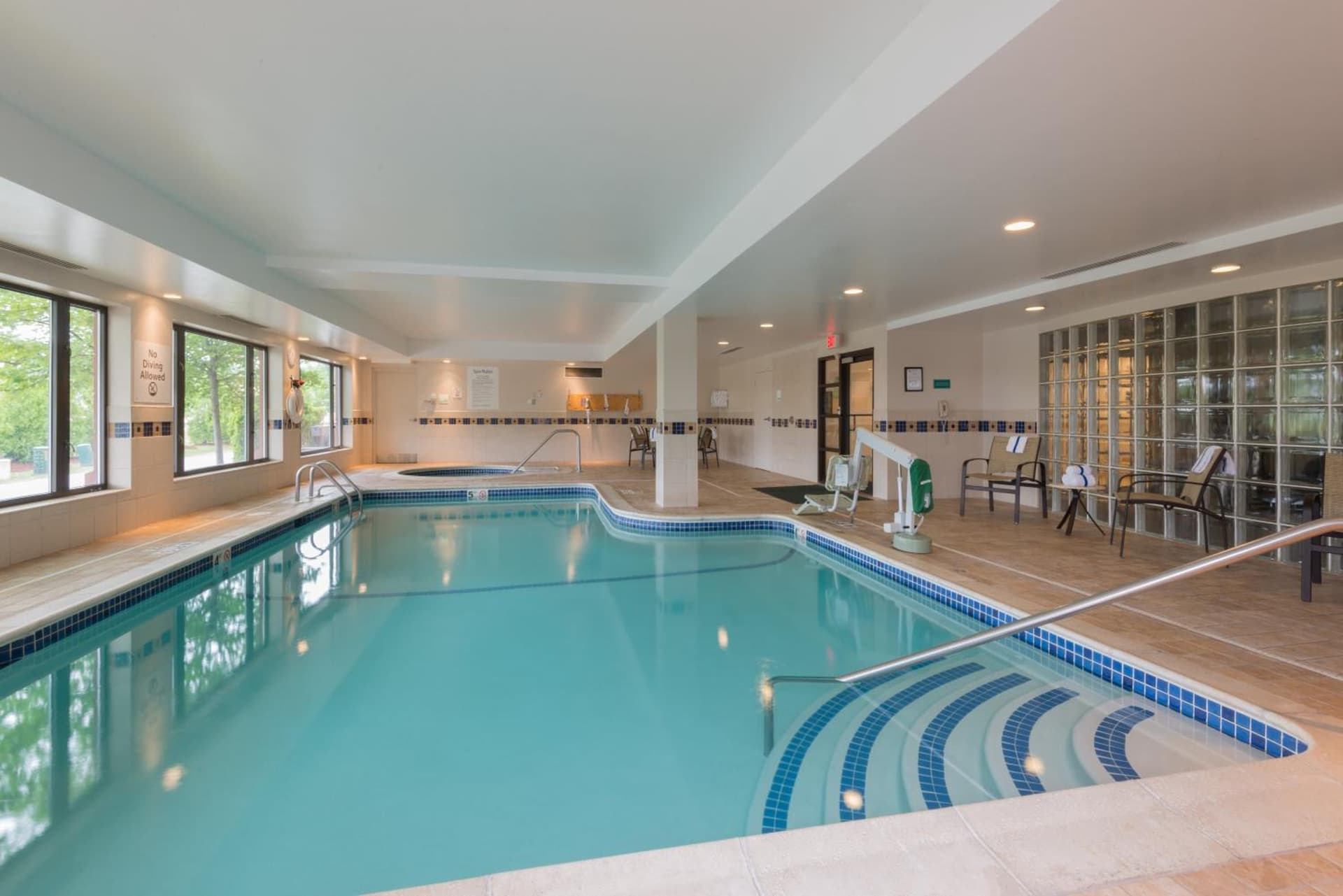 Holiday Inn Manchester Airport by IHG gallery photo in Manchester, NH — image 41