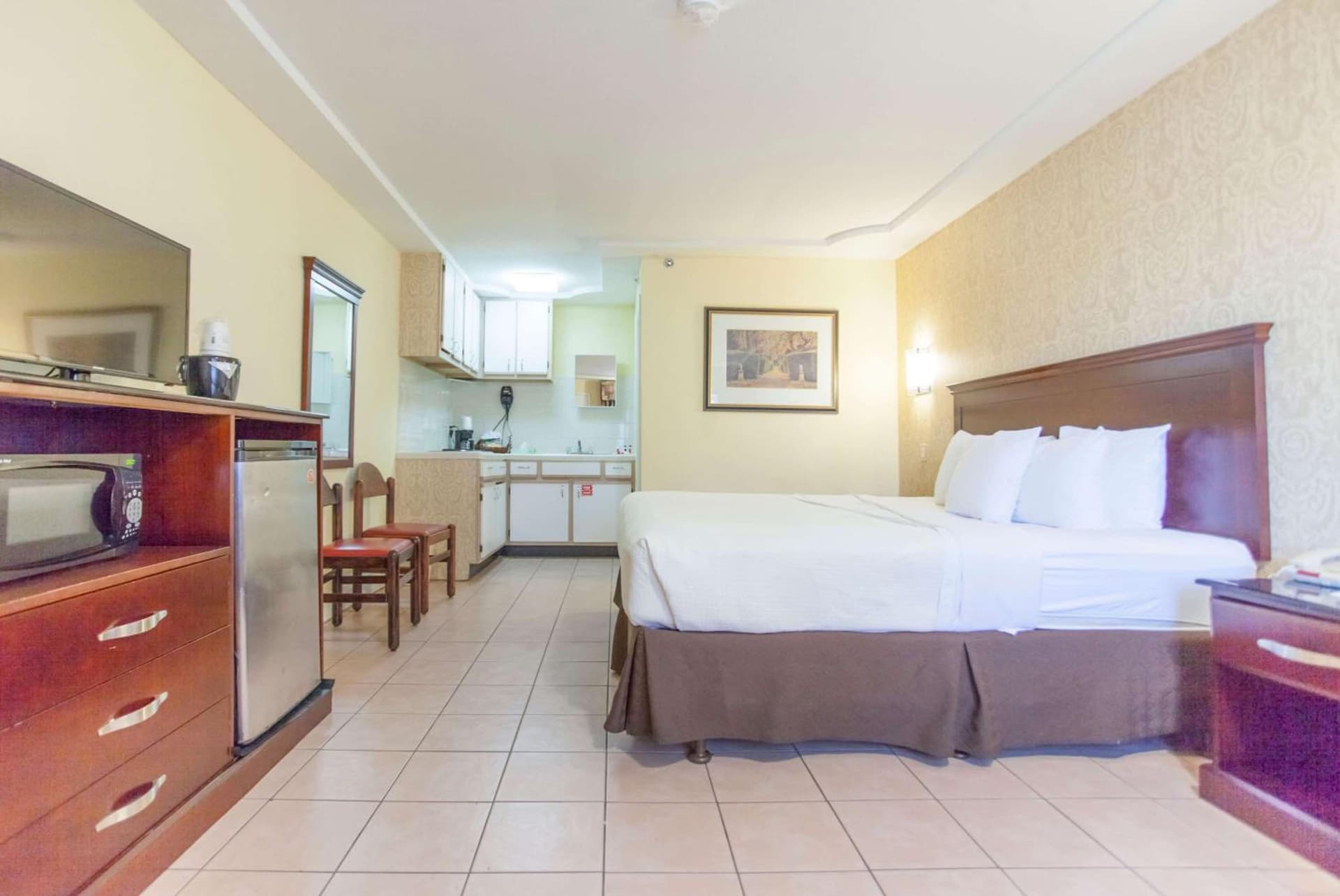 Days Inn by Wyndham Shenandoah gallery photo in The Woodlands, TX — image 75