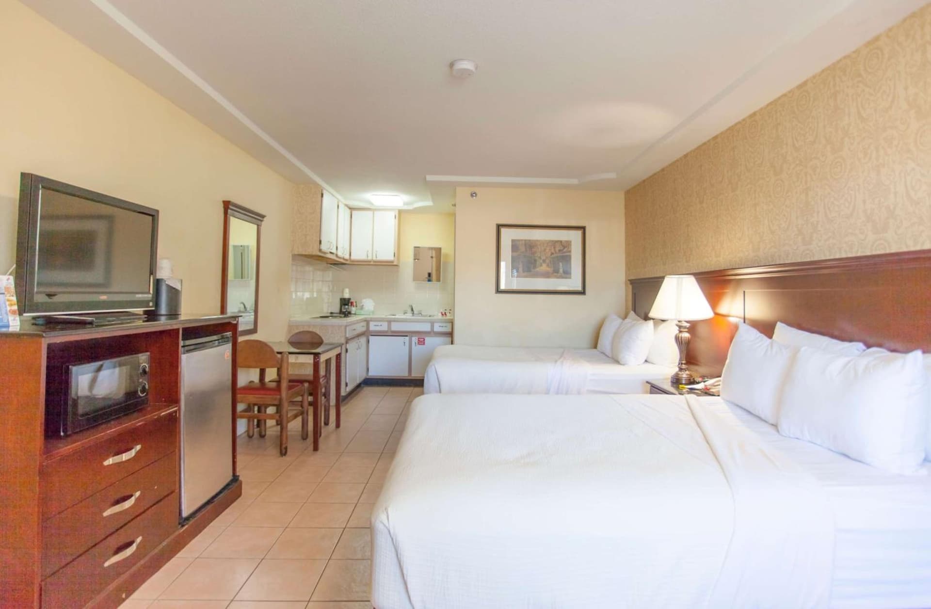 Days Inn by Wyndham Shenandoah gallery photo in The Woodlands, TX — image 57
