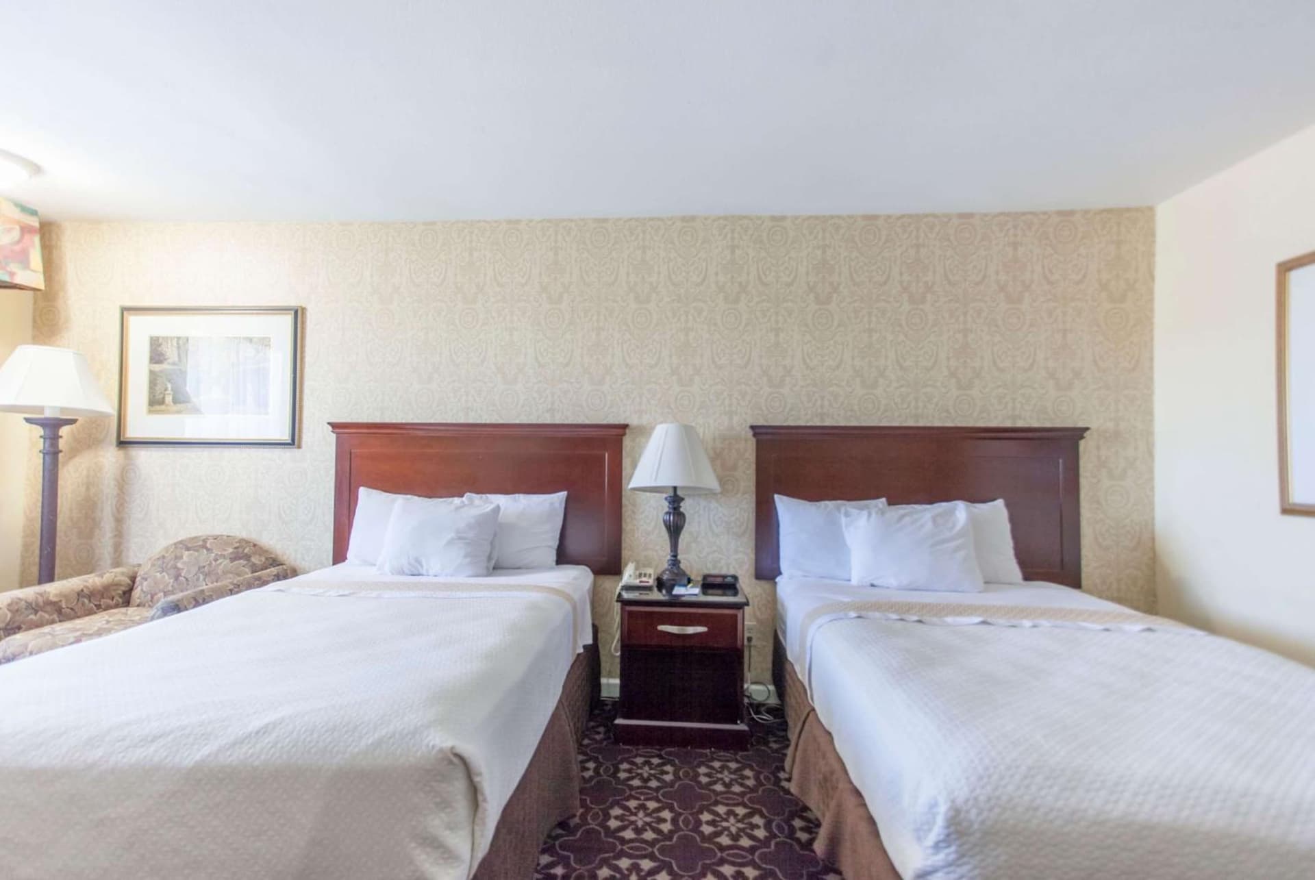 Days Inn by Wyndham Shenandoah gallery photo in The Woodlands, TX — image 81