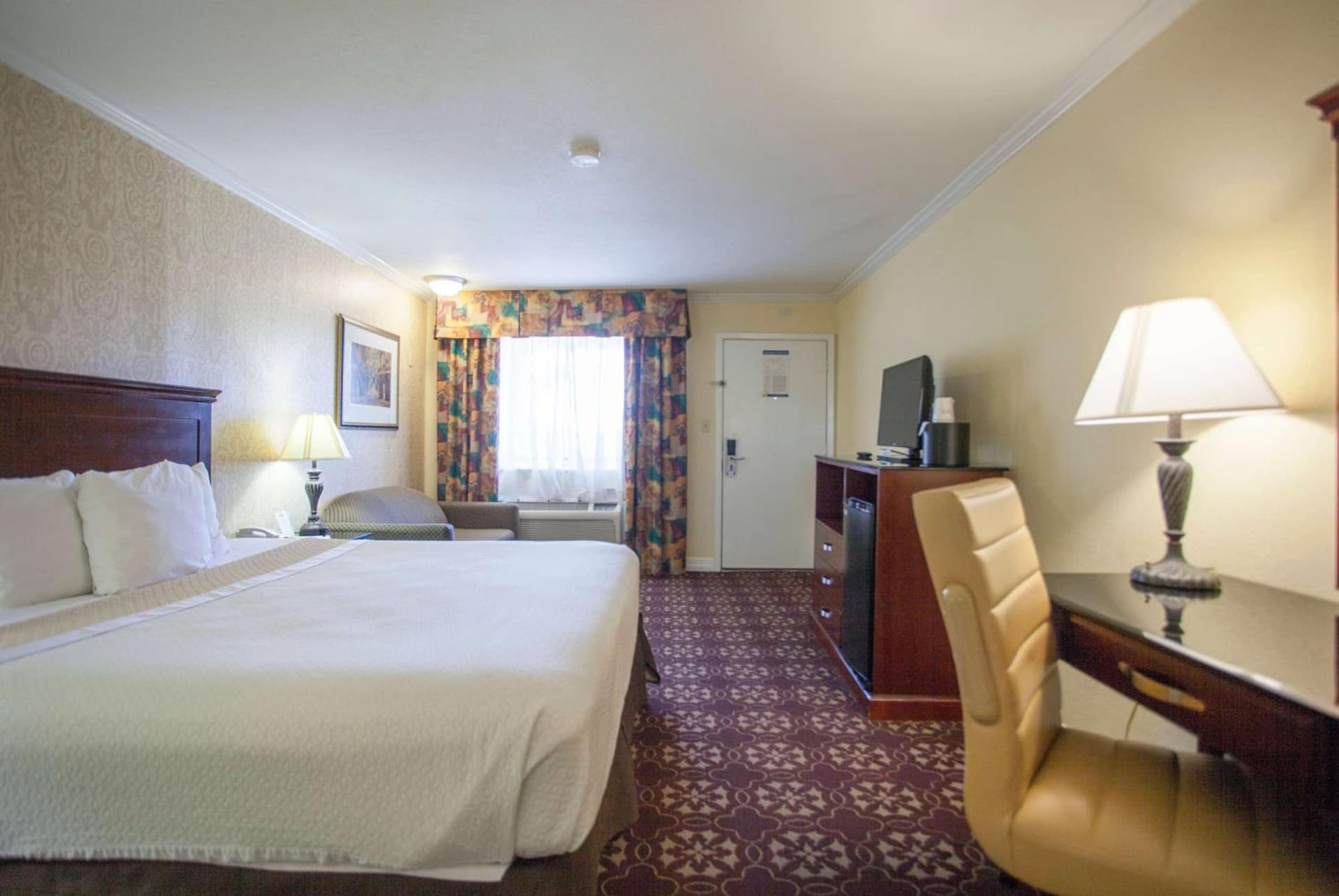 Days Inn by Wyndham Shenandoah gallery photo in The Woodlands, TX — image 78