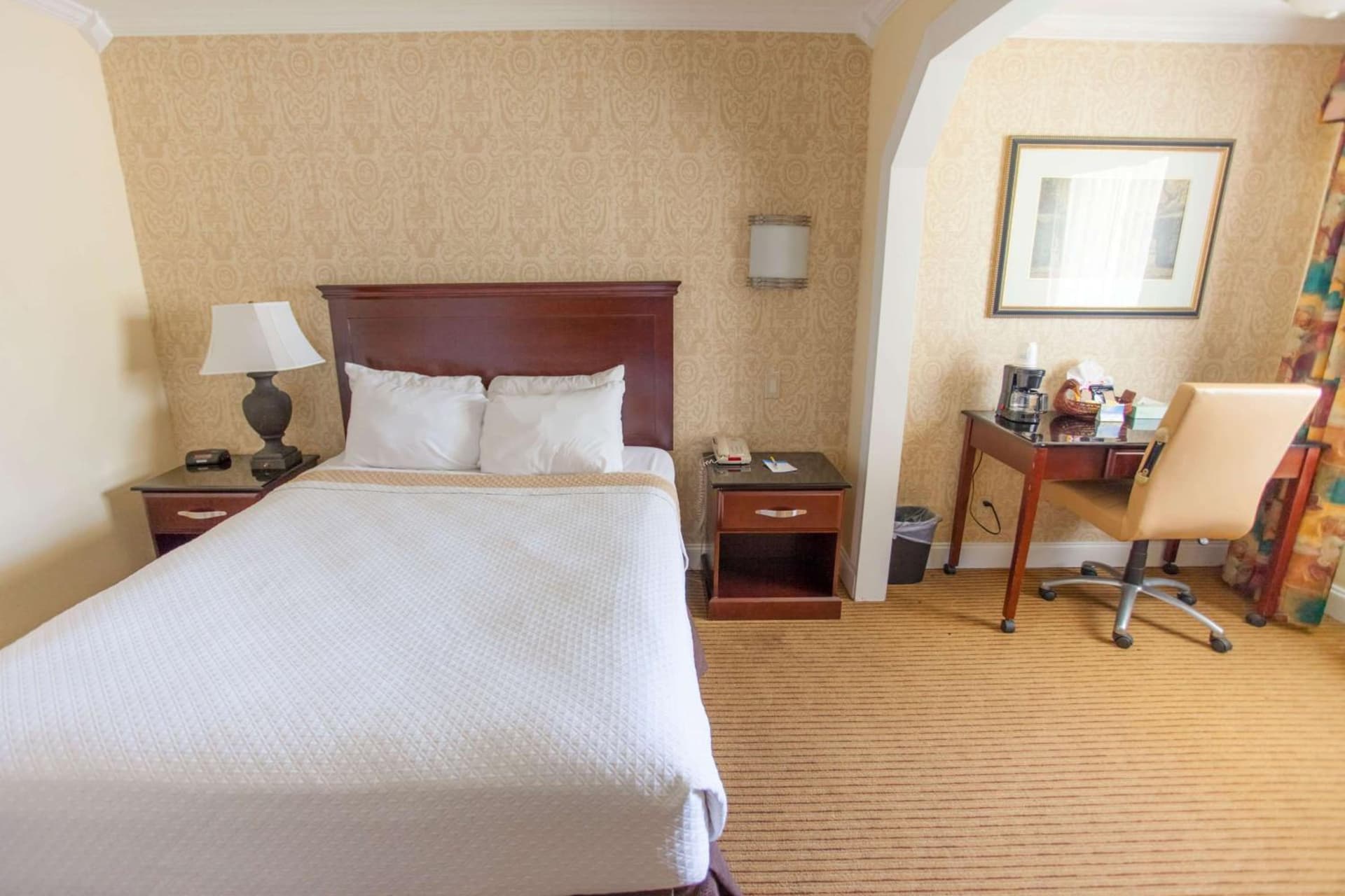 Days Inn by Wyndham Shenandoah gallery photo in The Woodlands, TX — image 67