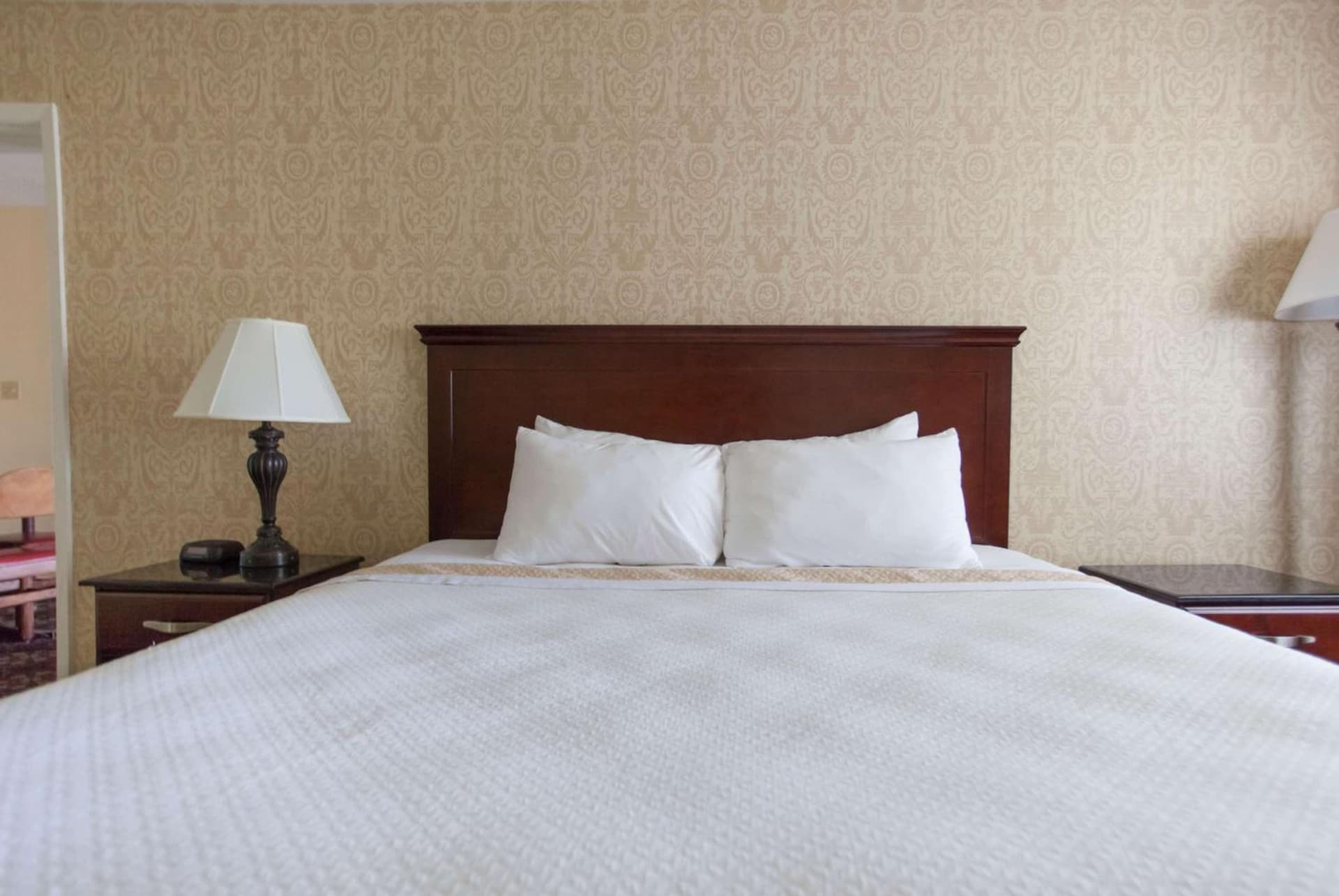 Days Inn by Wyndham Shenandoah gallery photo in The Woodlands, TX — image 108