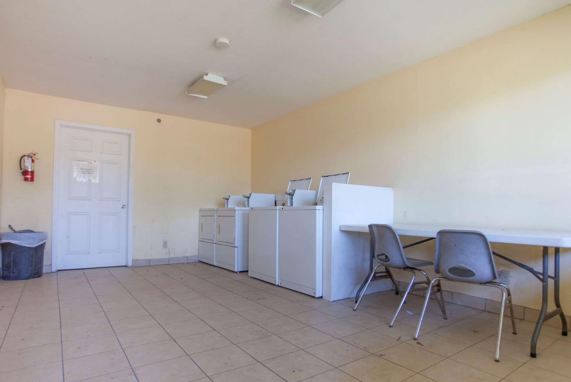 Days Inn by Wyndham Shenandoah gallery photo in The Woodlands, TX — image 105