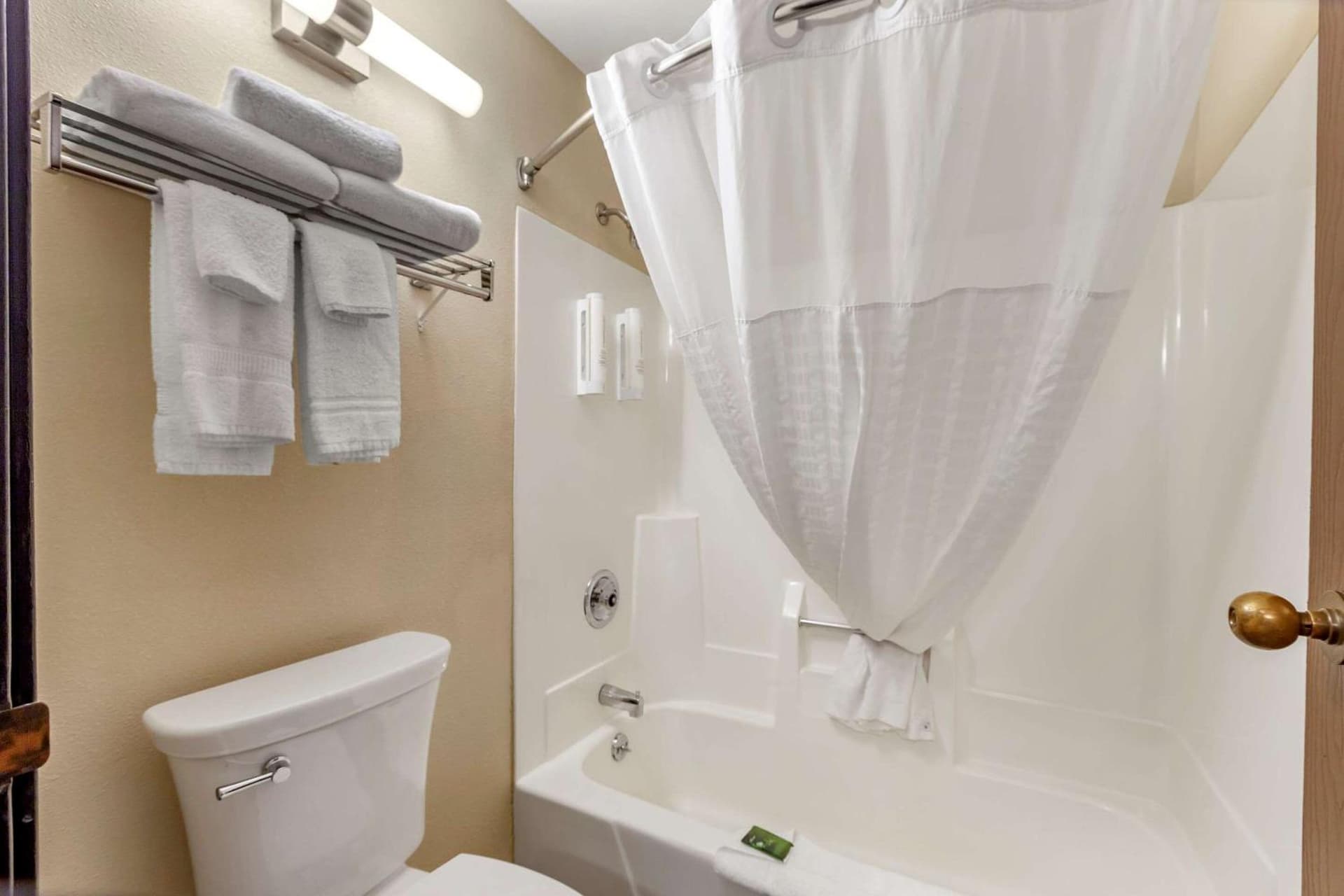 Clarion Pointe Racine - Mount Pleasant gallery photo in Racine, WI — image 16
