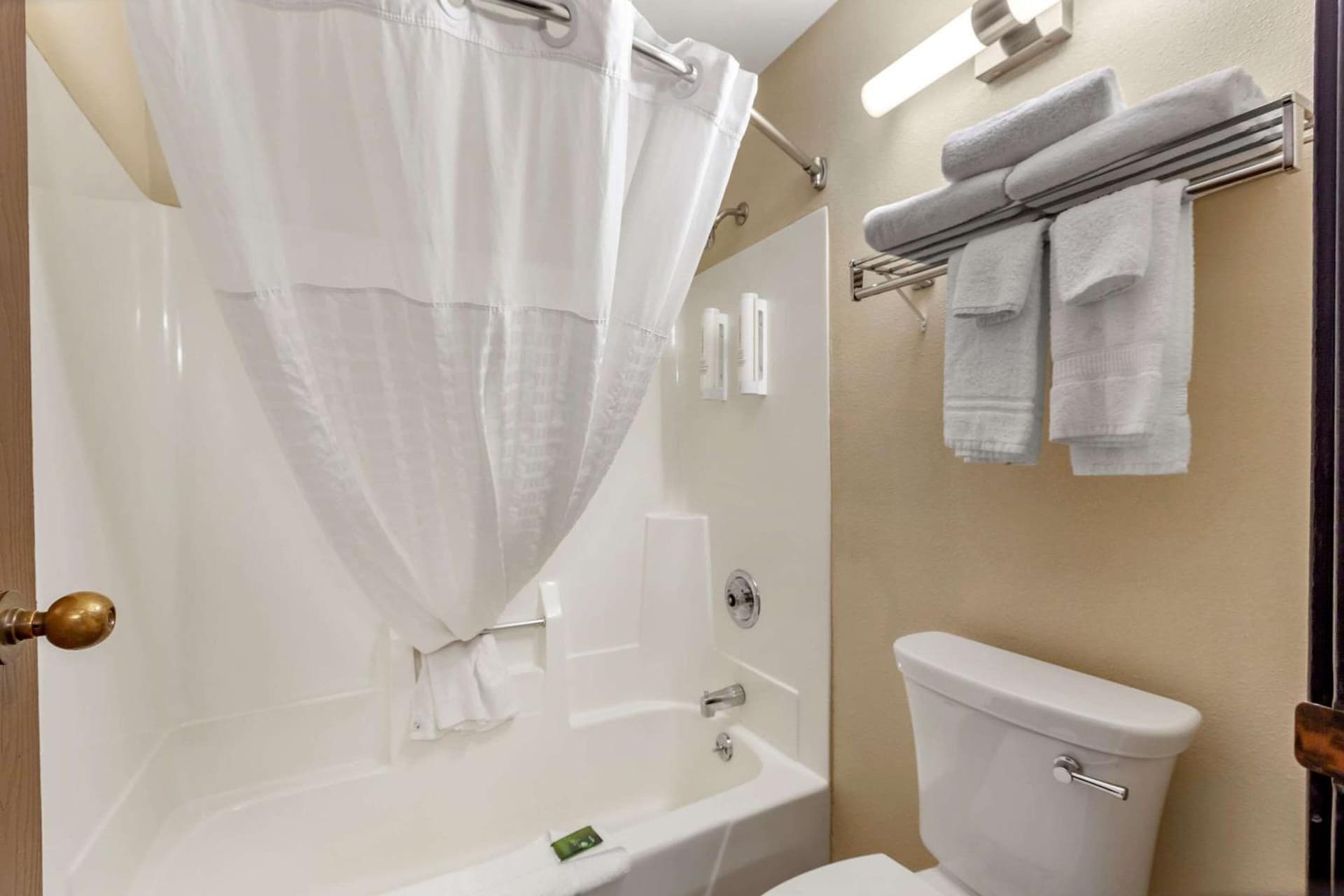 Clarion Pointe Racine - Mount Pleasant gallery photo in Racine, WI — image 22
