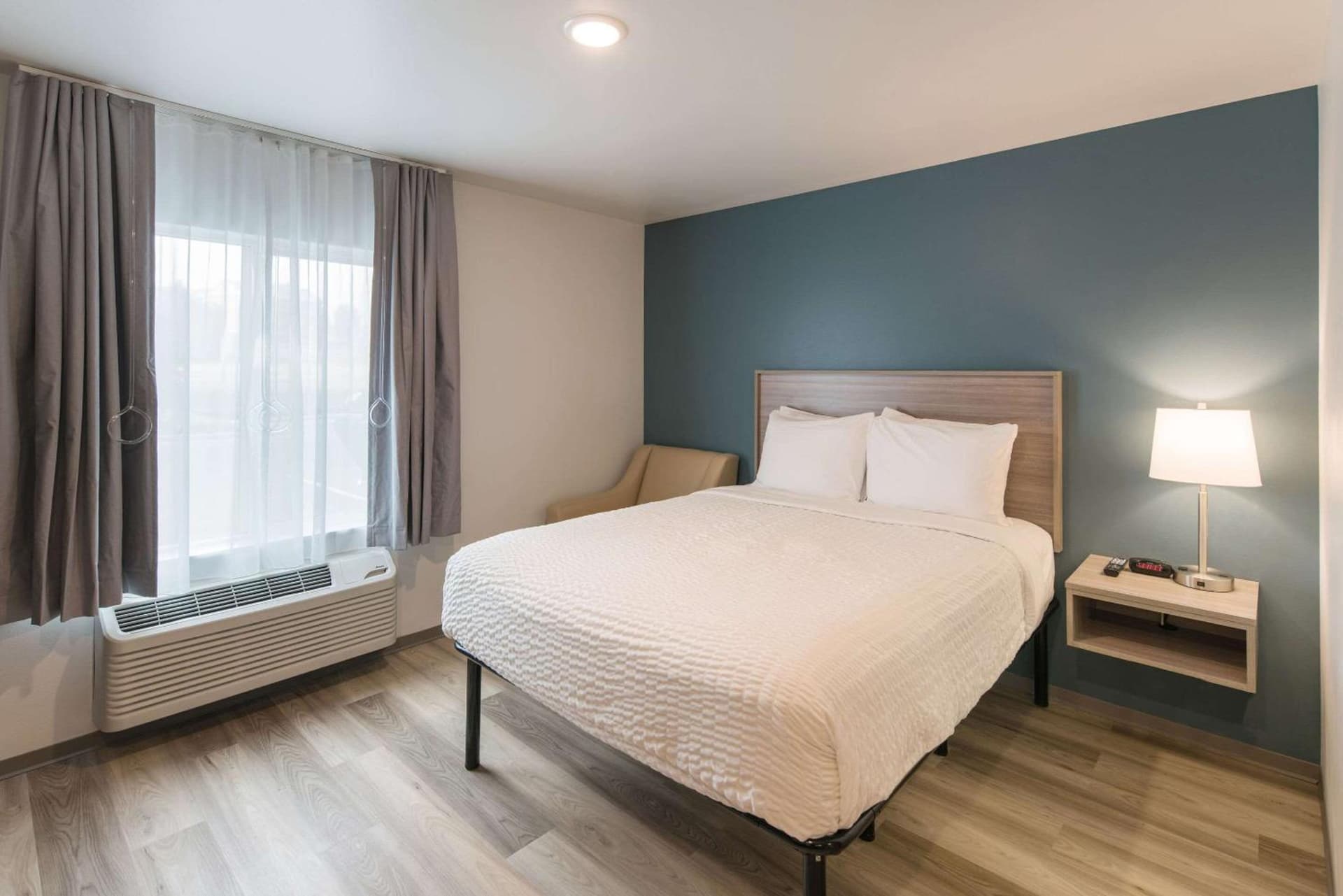 WoodSpring Suites Tri-Cities Richland property views in Richland, WA — gallery photo 3