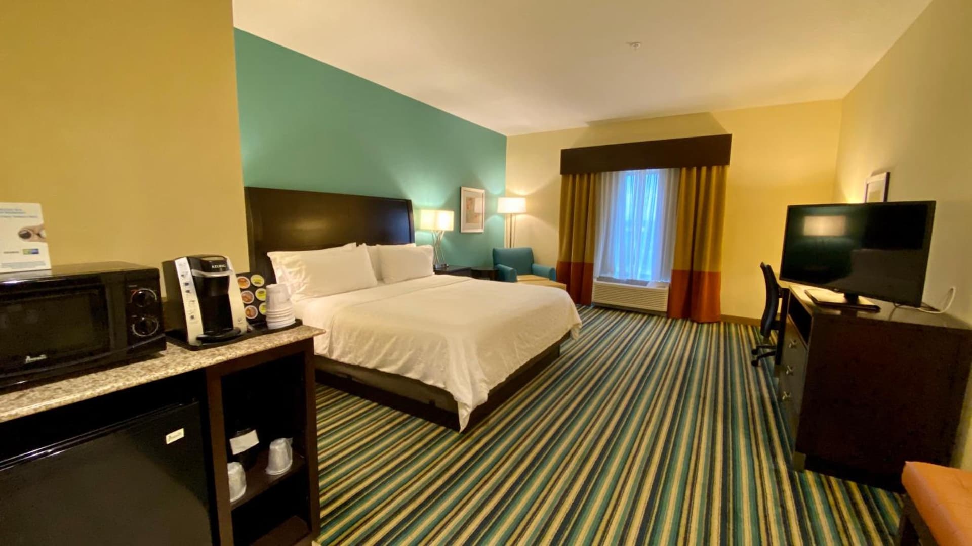 Holiday Inn Express Hotel & Suites Orlando East-UCF Area by IHG interior in Orlando, FL — gallery photo 2