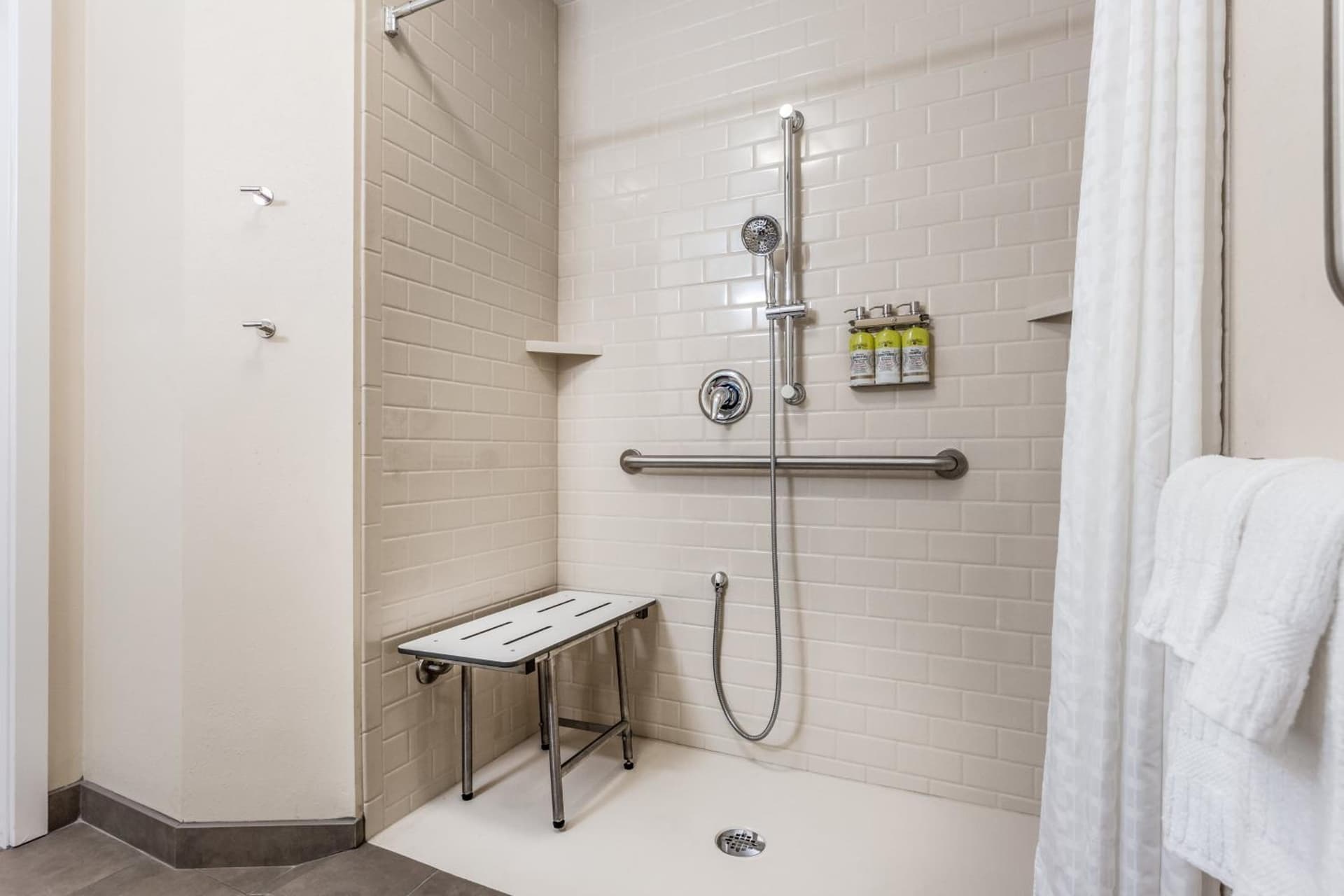Candlewood Suites Bensalem - Philadelphia Area by IHG interior in Bensalem, PA — gallery photo 2