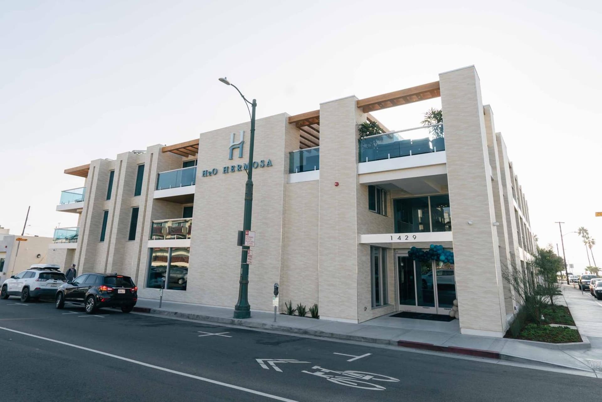 H2O Hermosa Beach Hotel property views in Hermosa Beach, CA — gallery photo 3