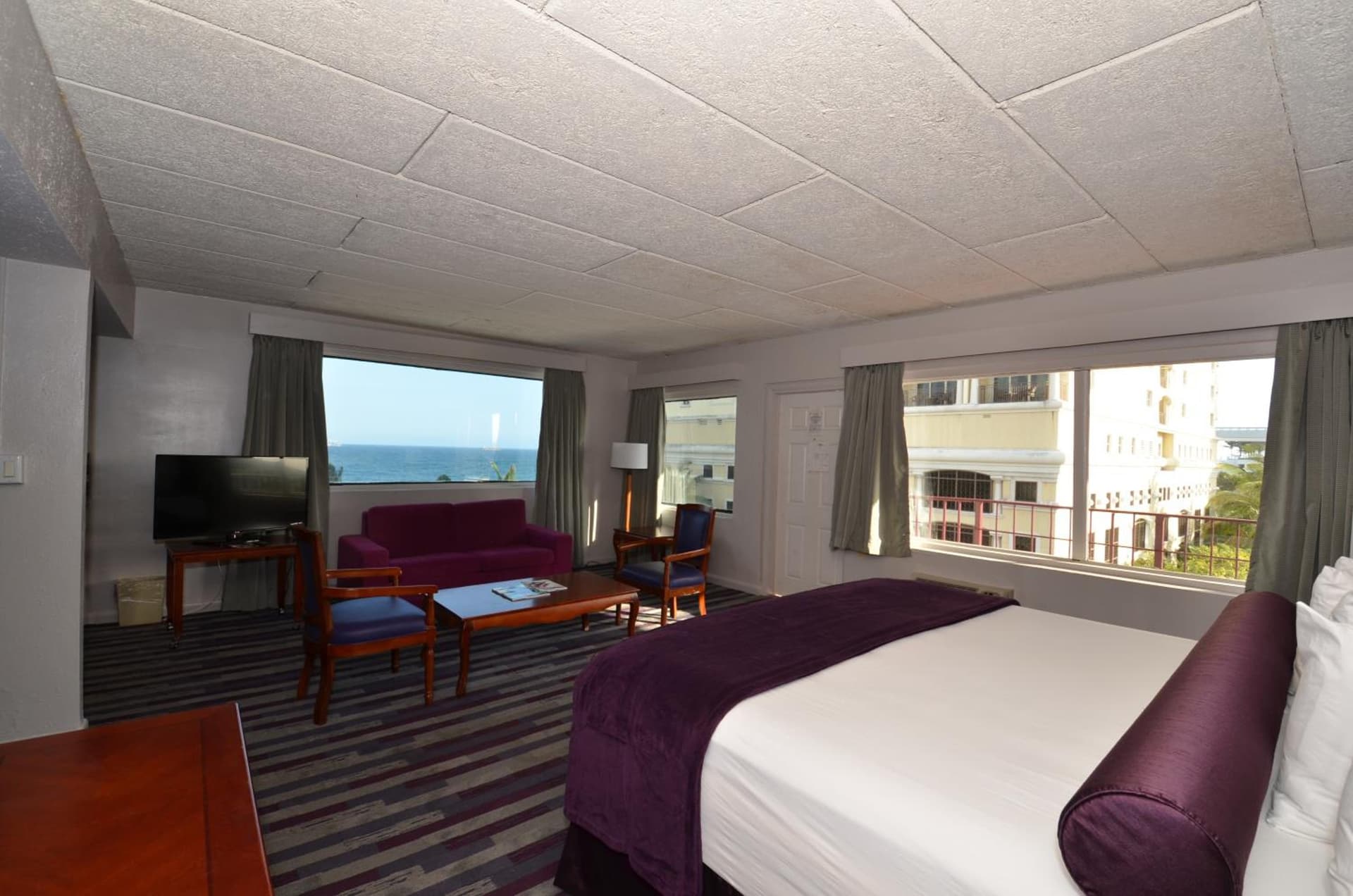 Sea Club Ocean Resort property views in Fort Lauderdale, FL — gallery photo 3