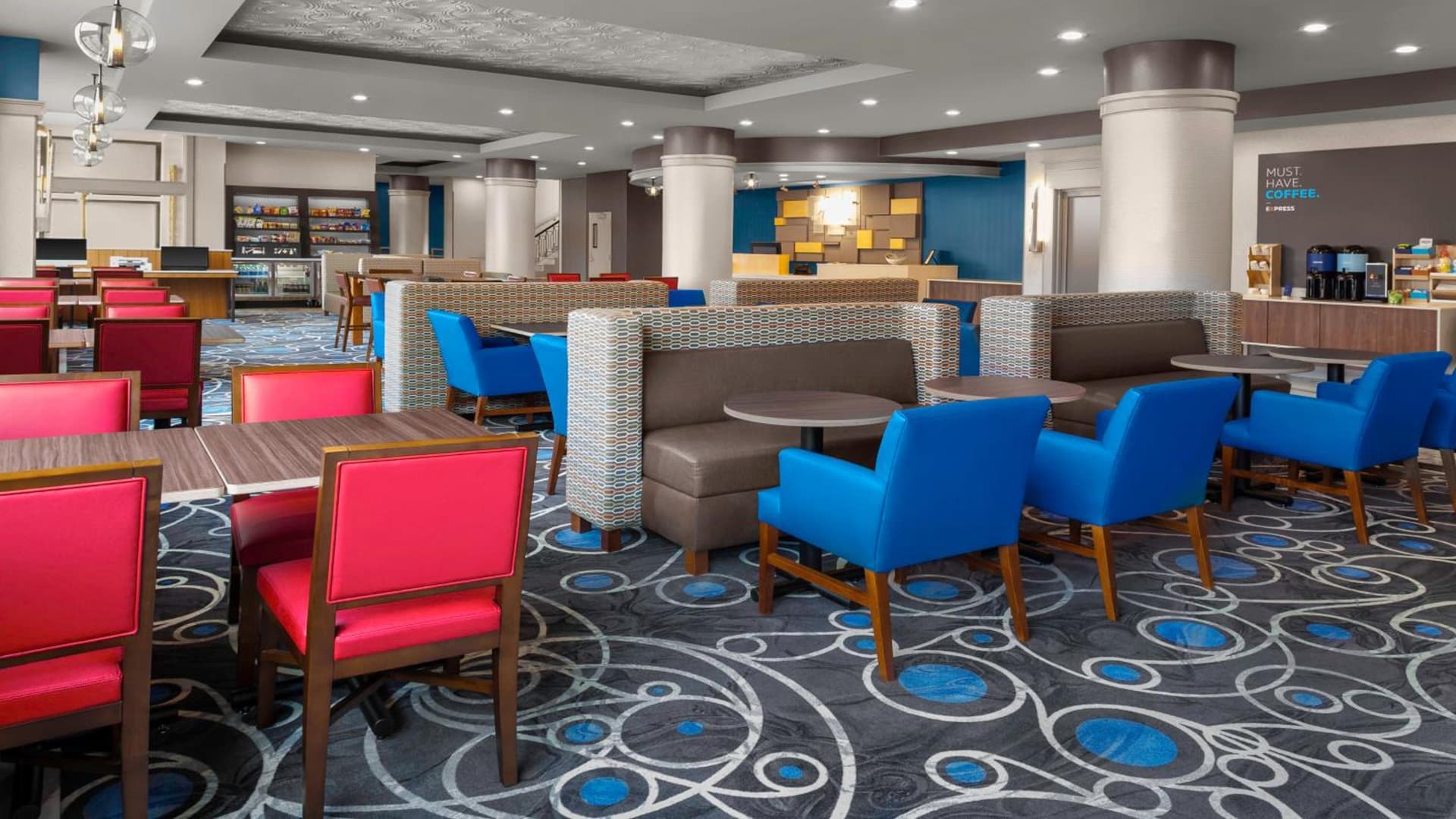 Holiday Inn Express Kansas City Downtown property views in Kansas City, MO — gallery photo 3
