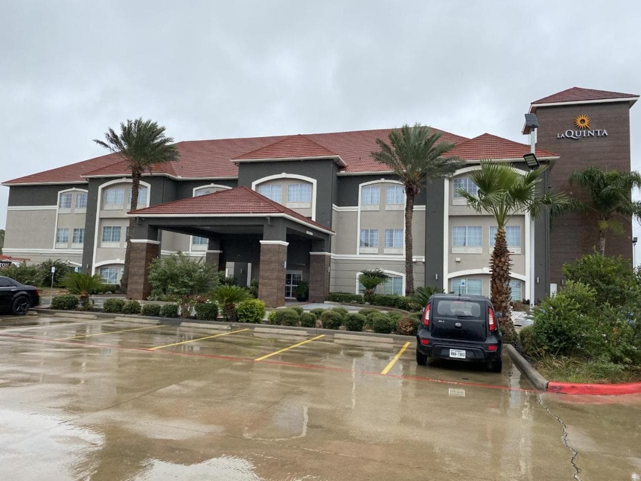 Quality Inn and Suites property views in Rosenberg, TX — gallery photo 3