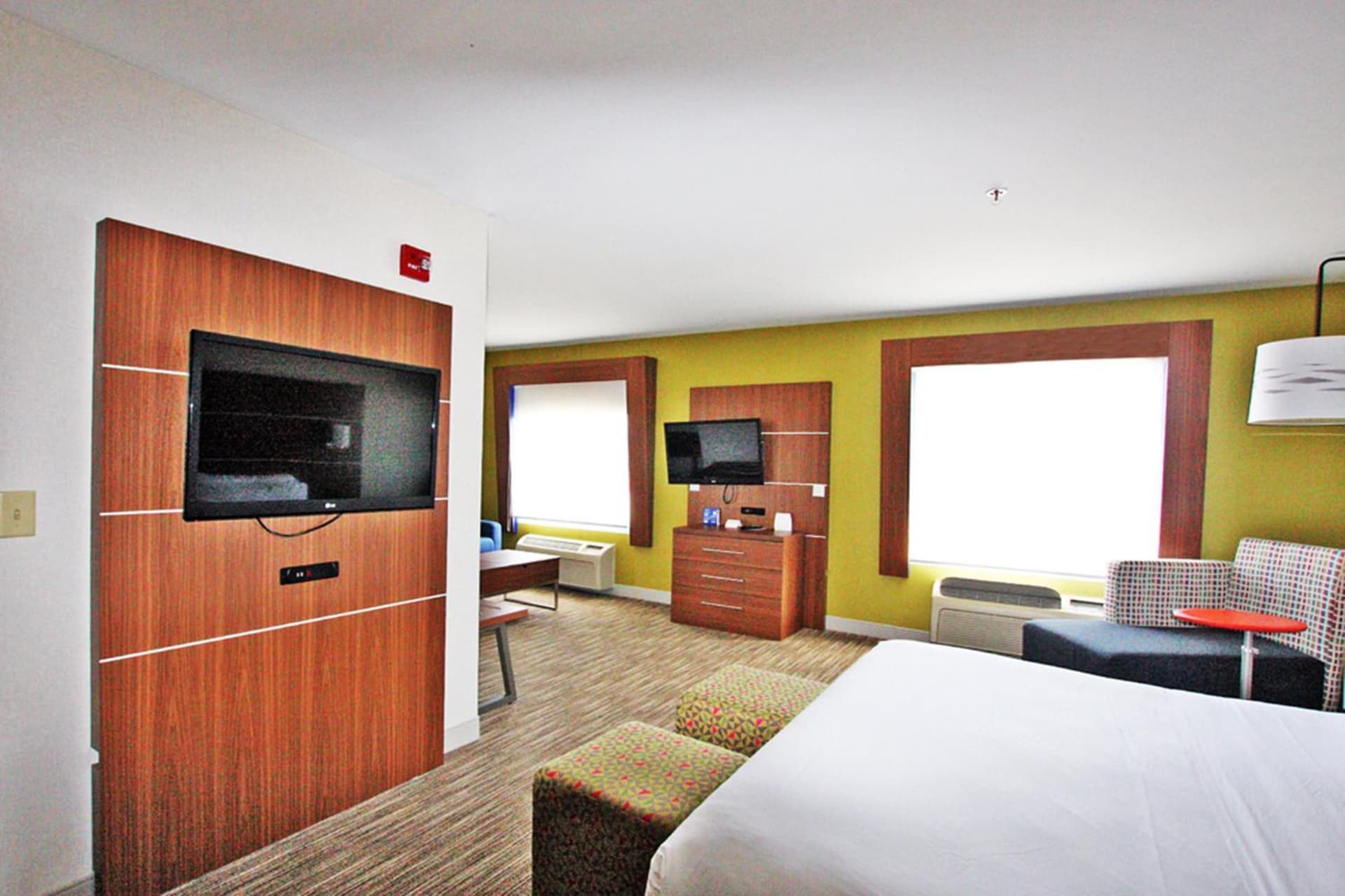 Holiday Inn Express Branford-New Haven by IHG property views in Branford, CT — gallery photo 3