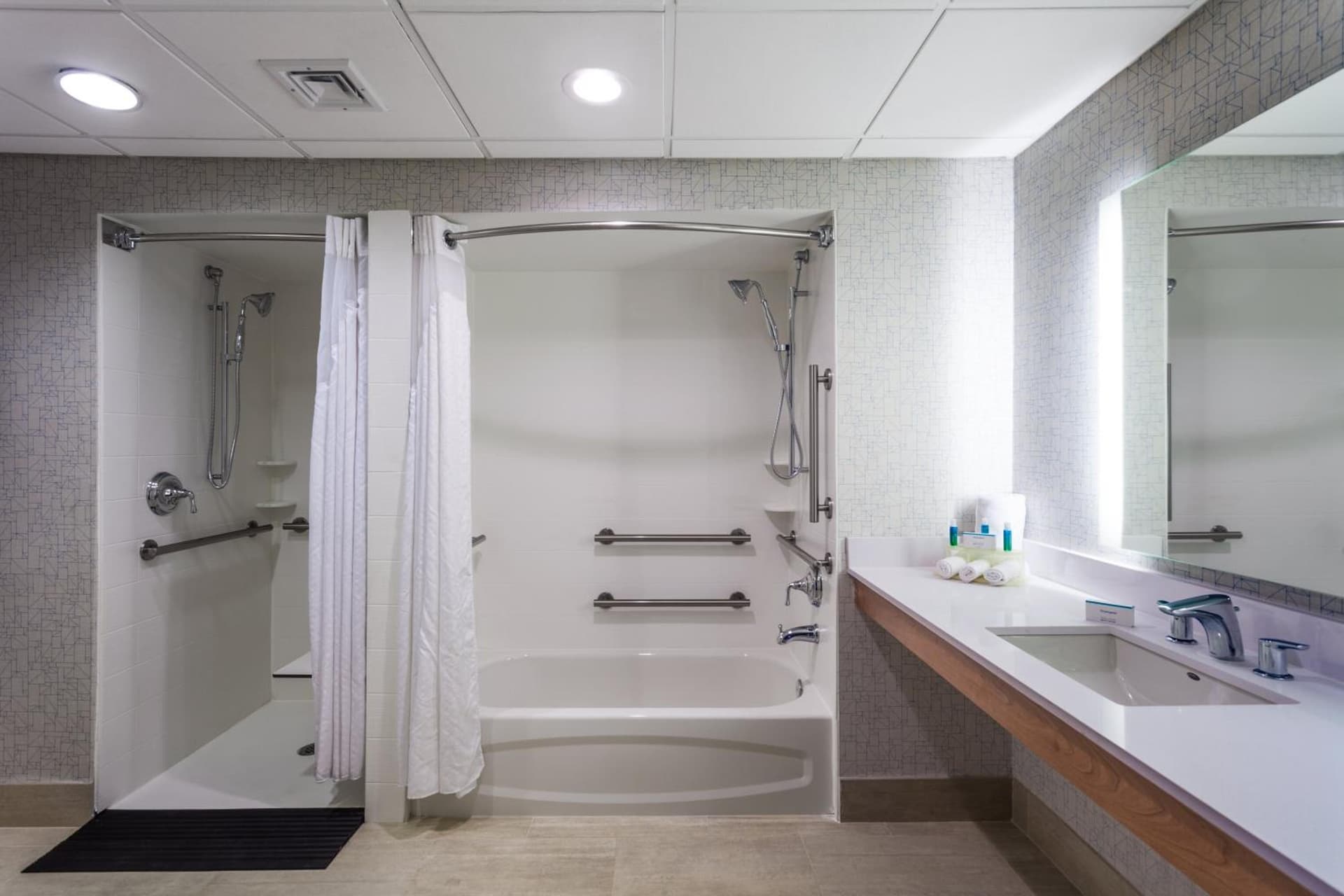 Holiday Inn Express Hauppauge-Long Island by IHG gallery photo in Hauppauge, NY — image 53