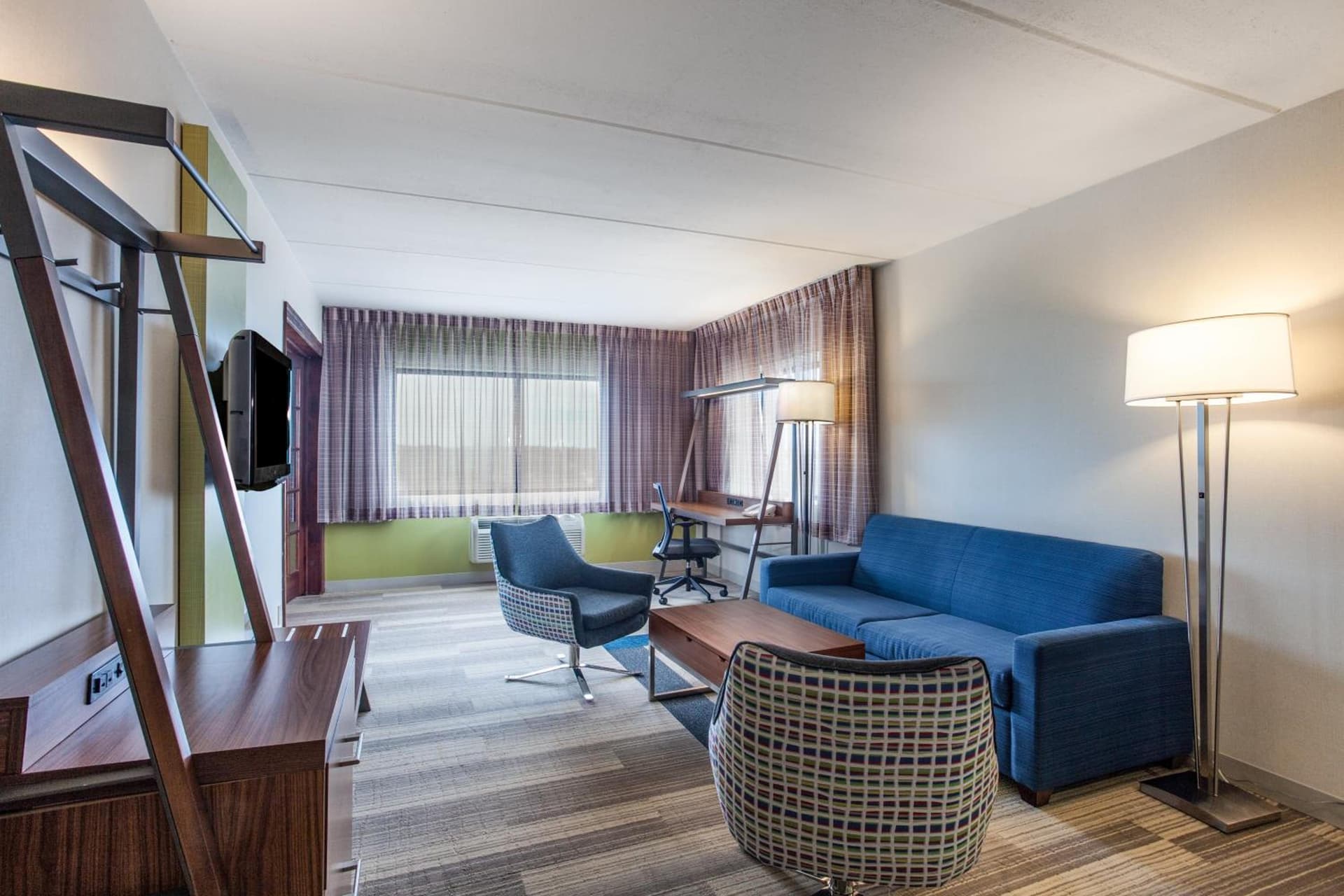 Holiday Inn Express Hauppauge-Long Island by IHG gallery photo in Hauppauge, NY — image 54