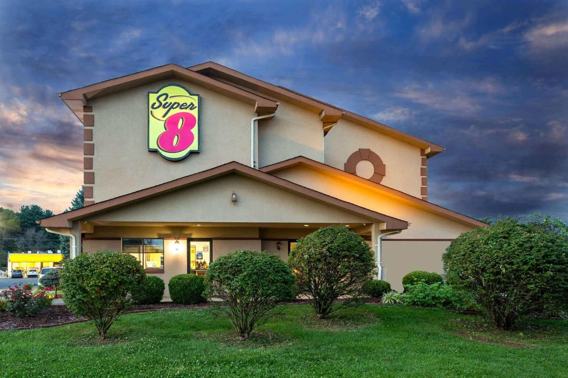 Super 8 by Wyndham Abingdon VA property views in Abingdon, VA — gallery photo 3