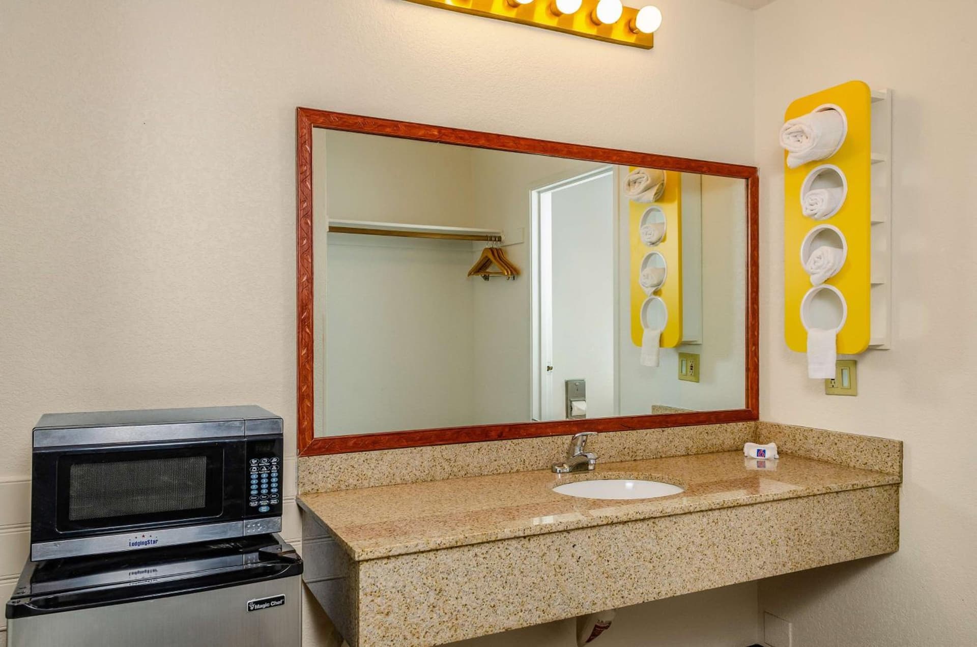 Motel 6 Oakdale, Ca gallery photo in Oakdale, CA — image 41