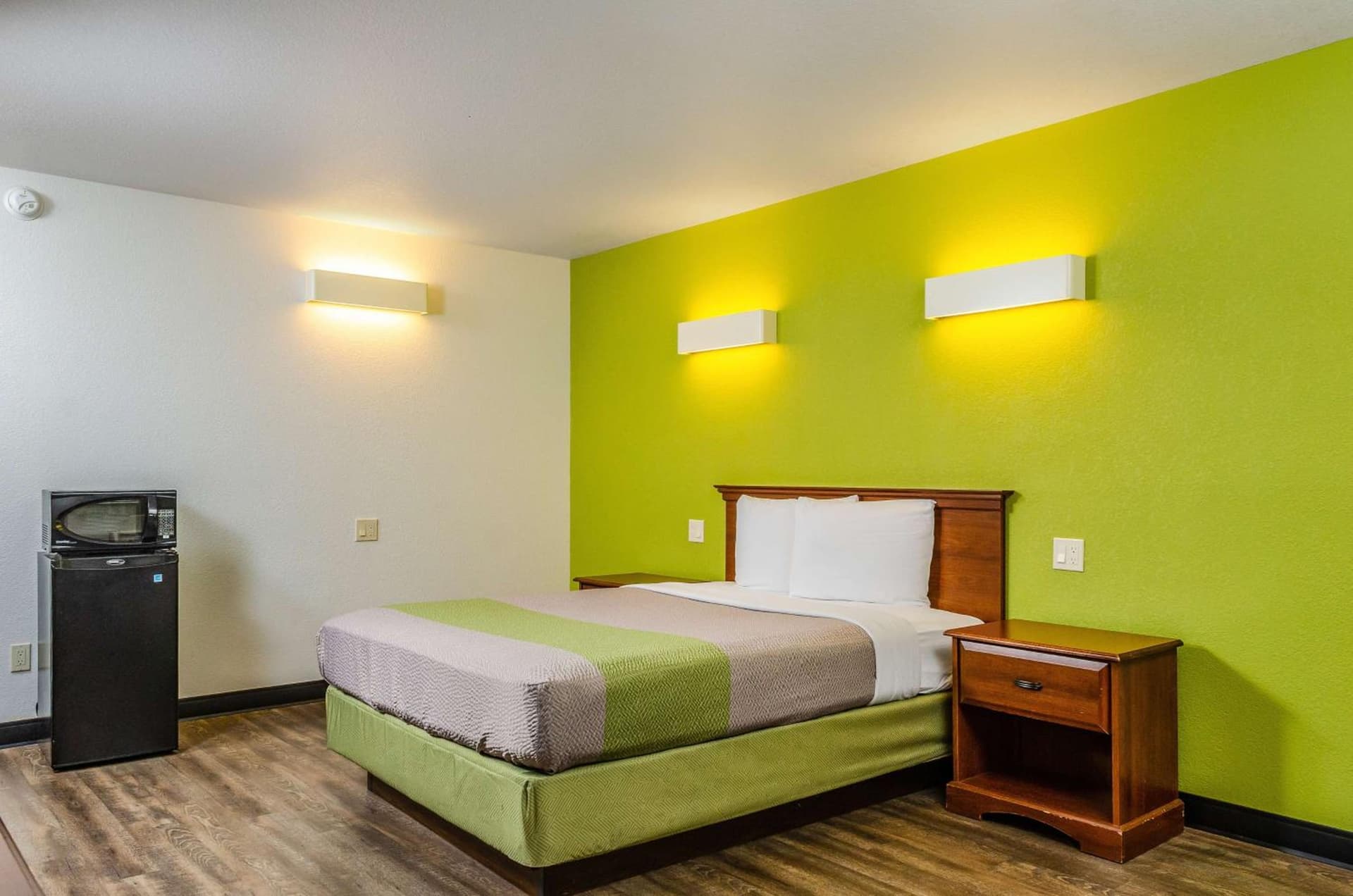 Motel 6 Oakdale, Ca interior in Oakdale, CA — gallery photo 2