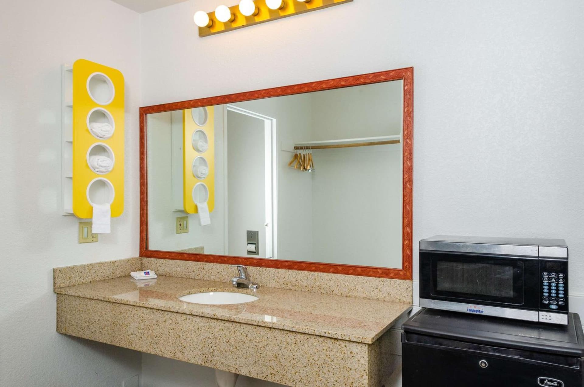 Motel 6 Oakdale, Ca gallery photo in Oakdale, CA — image 8