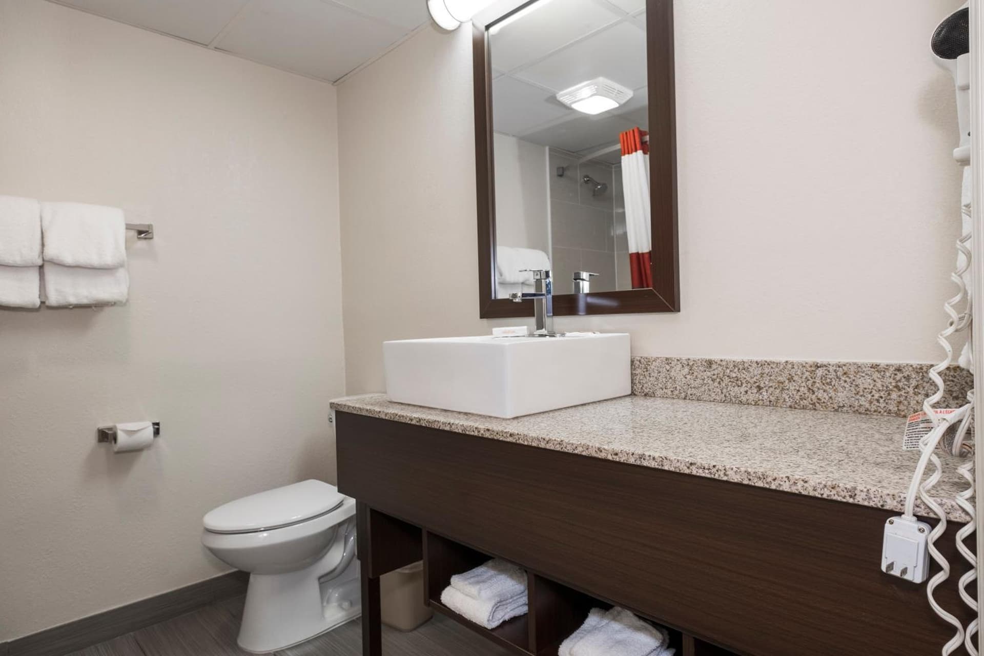 Red Roof Inn PLUS+ Poughkeepsie gallery photo in Poughkeepsie, NY — image 9