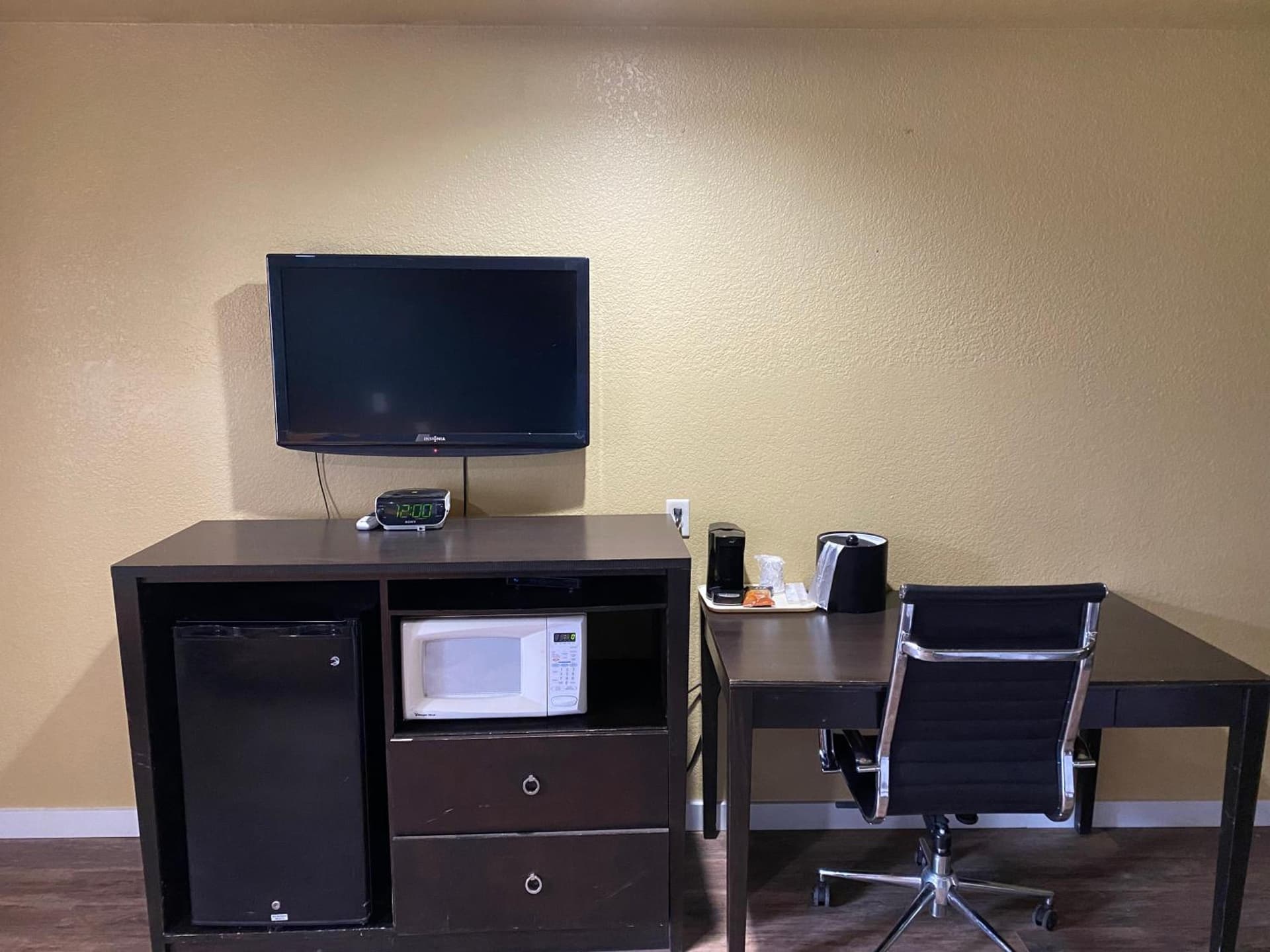 Woodridge Inn and Suites property views in Miami, OK — gallery photo 3
