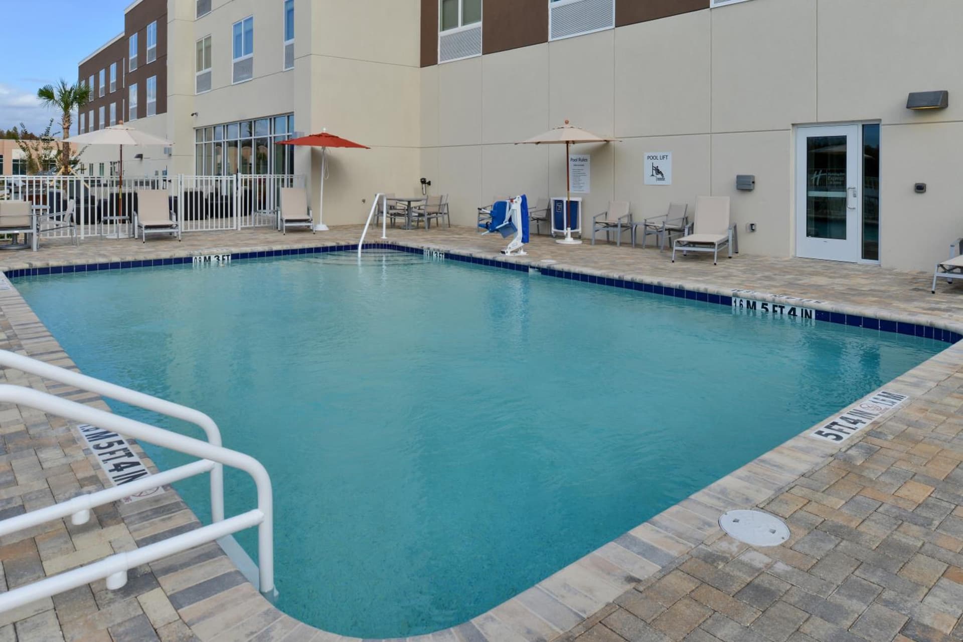 Holiday Inn Express & Suites Trinity by IHG interior in Trinity, FL — gallery photo 2