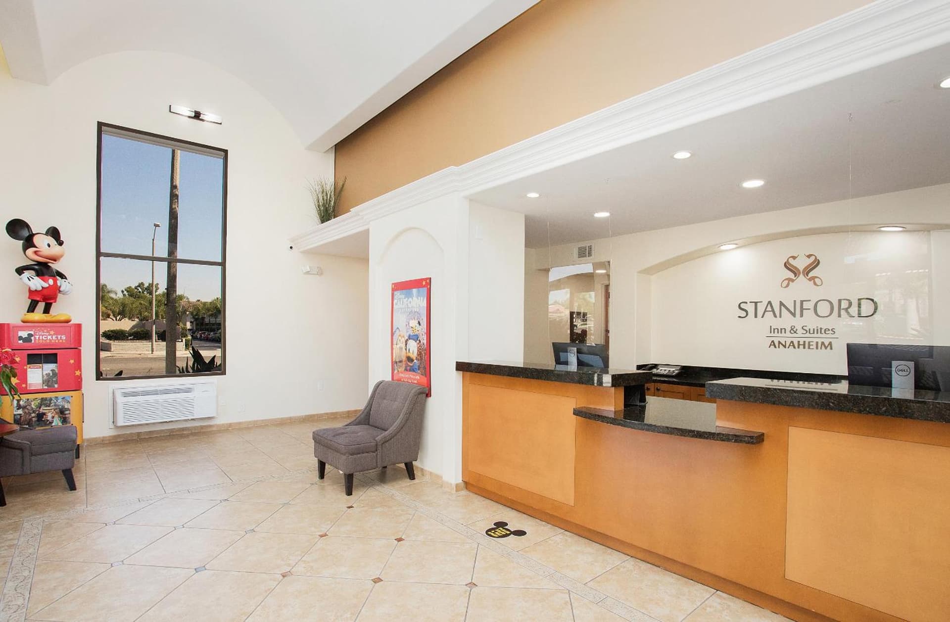 Stanford Inn & Suites Anaheim gallery photo in Anaheim, CA — image 12