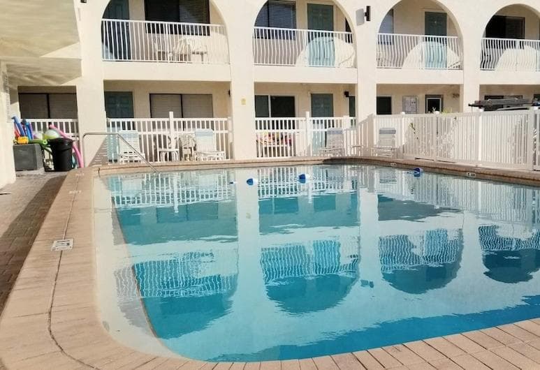 Welcome to the best beach anywhere property views in St Pete Beach — gallery photo 3