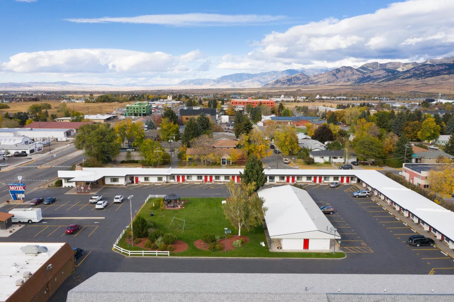 Sapphire Motel Midtown Bozeman property views in Bozeman, MT — gallery photo 3