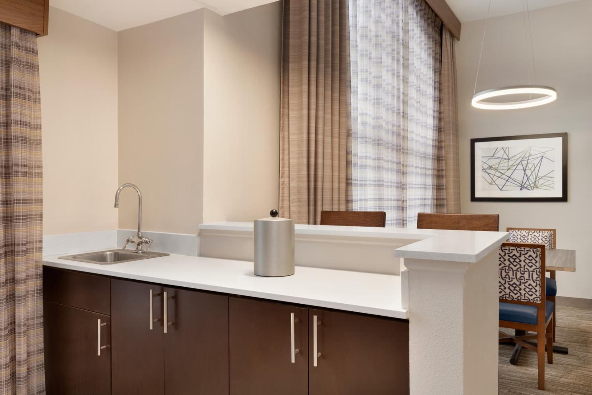 Holiday Inn Express & Suites Auburn - University Area by IHG gallery photo in Auburn, AL — image 7