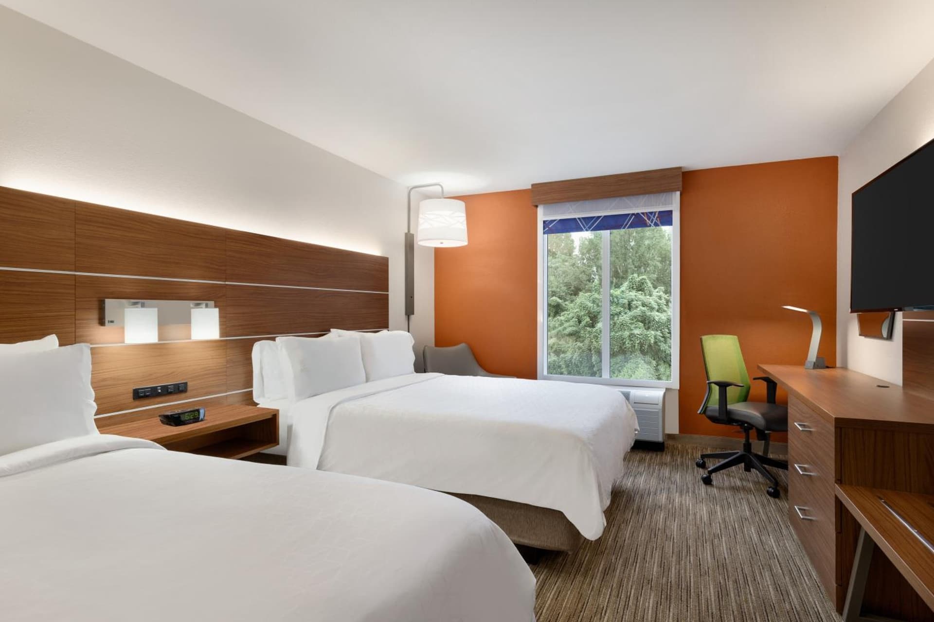Holiday Inn Express & Suites Auburn - University Area by IHG gallery photo in Auburn, AL — image 34