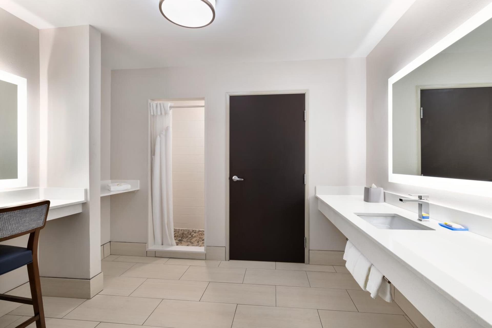 Holiday Inn Express & Suites Auburn - University Area by IHG gallery photo in Auburn, AL — image 19