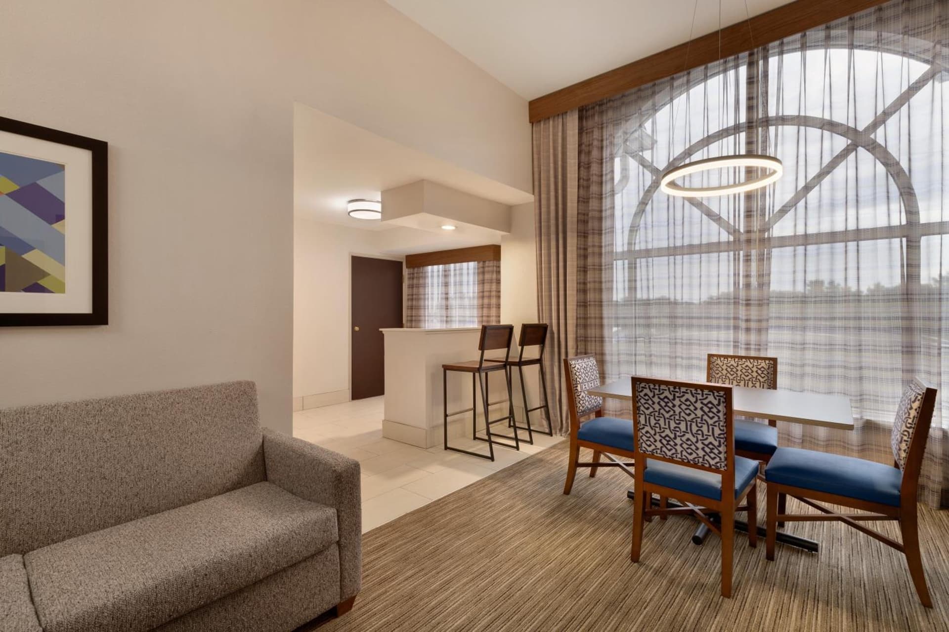 Holiday Inn Express & Suites Auburn - University Area by IHG gallery photo in Auburn, AL — image 8