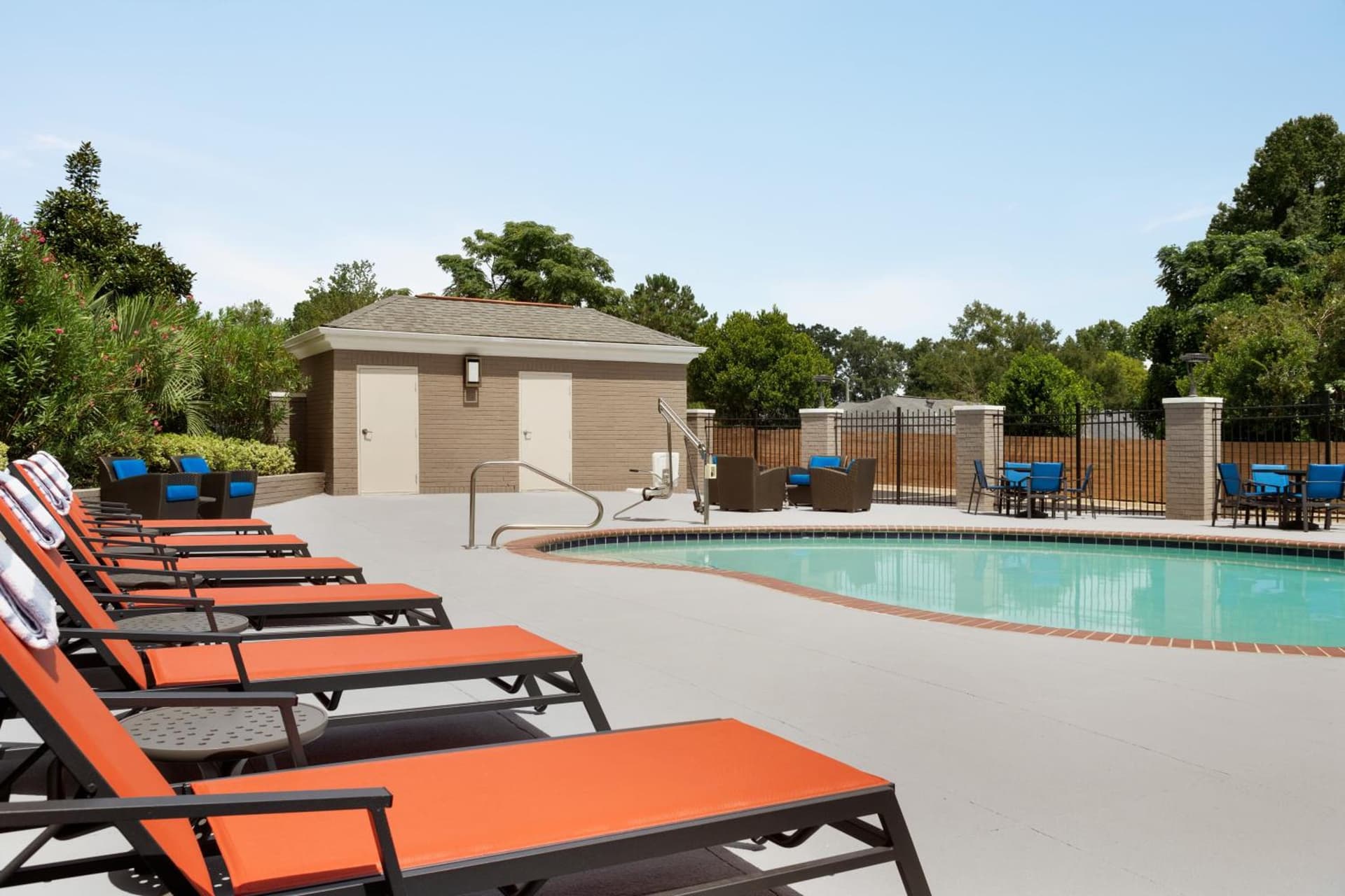 Holiday Inn Express & Suites Auburn - University Area by IHG gallery photo in Auburn, AL — image 32