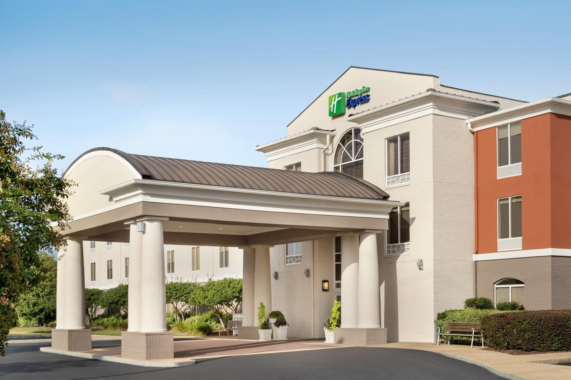 Holiday Inn Express & Suites Auburn - University Area by IHG gallery photo in Auburn, AL — image 39