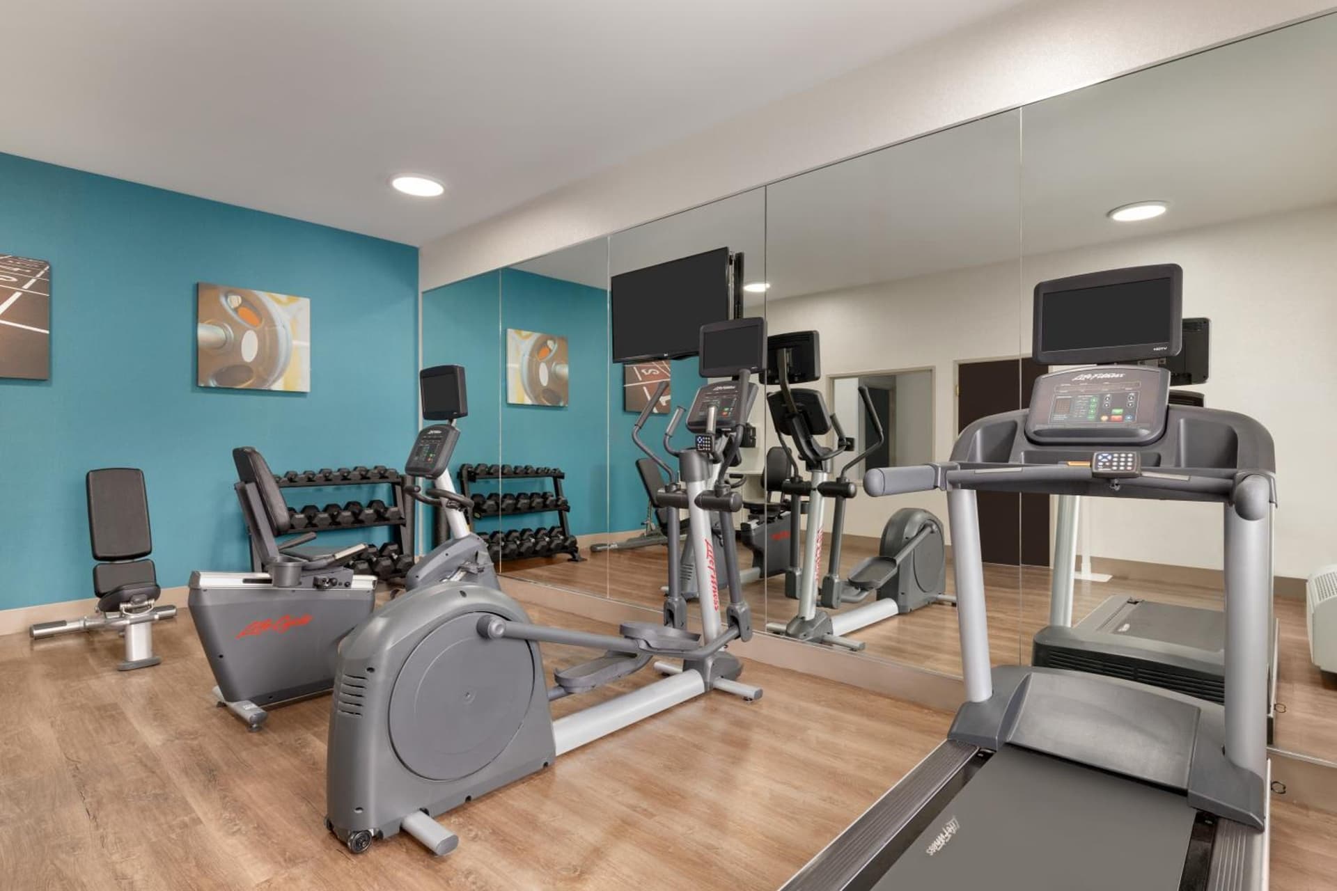 Holiday Inn Express & Suites Auburn - University Area by IHG gallery photo in Auburn, AL — image 21