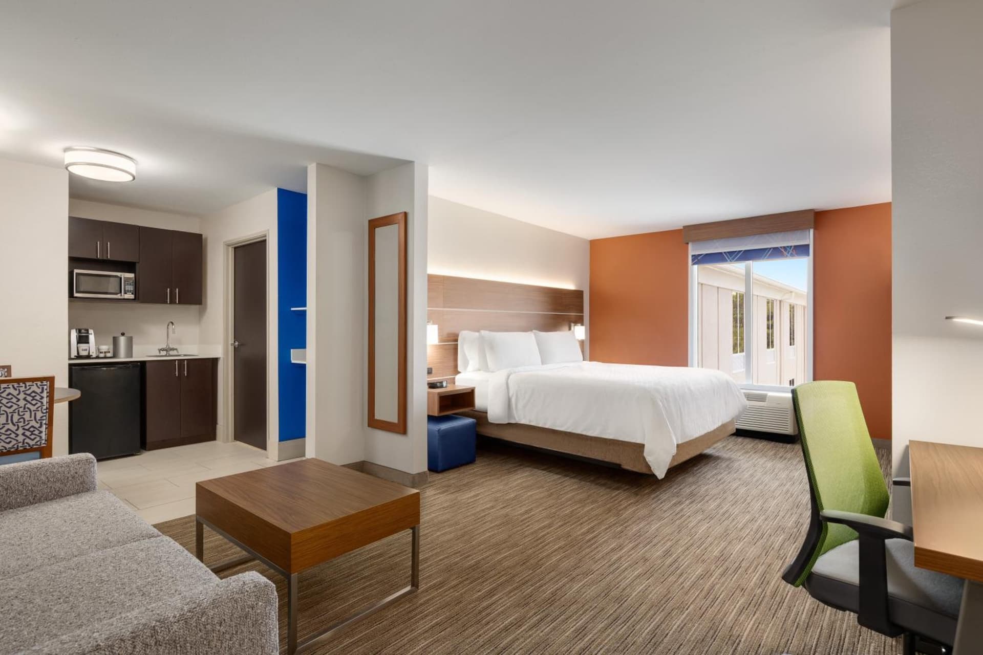 Holiday Inn Express & Suites Auburn - University Area by IHG gallery photo in Auburn, AL — image 30