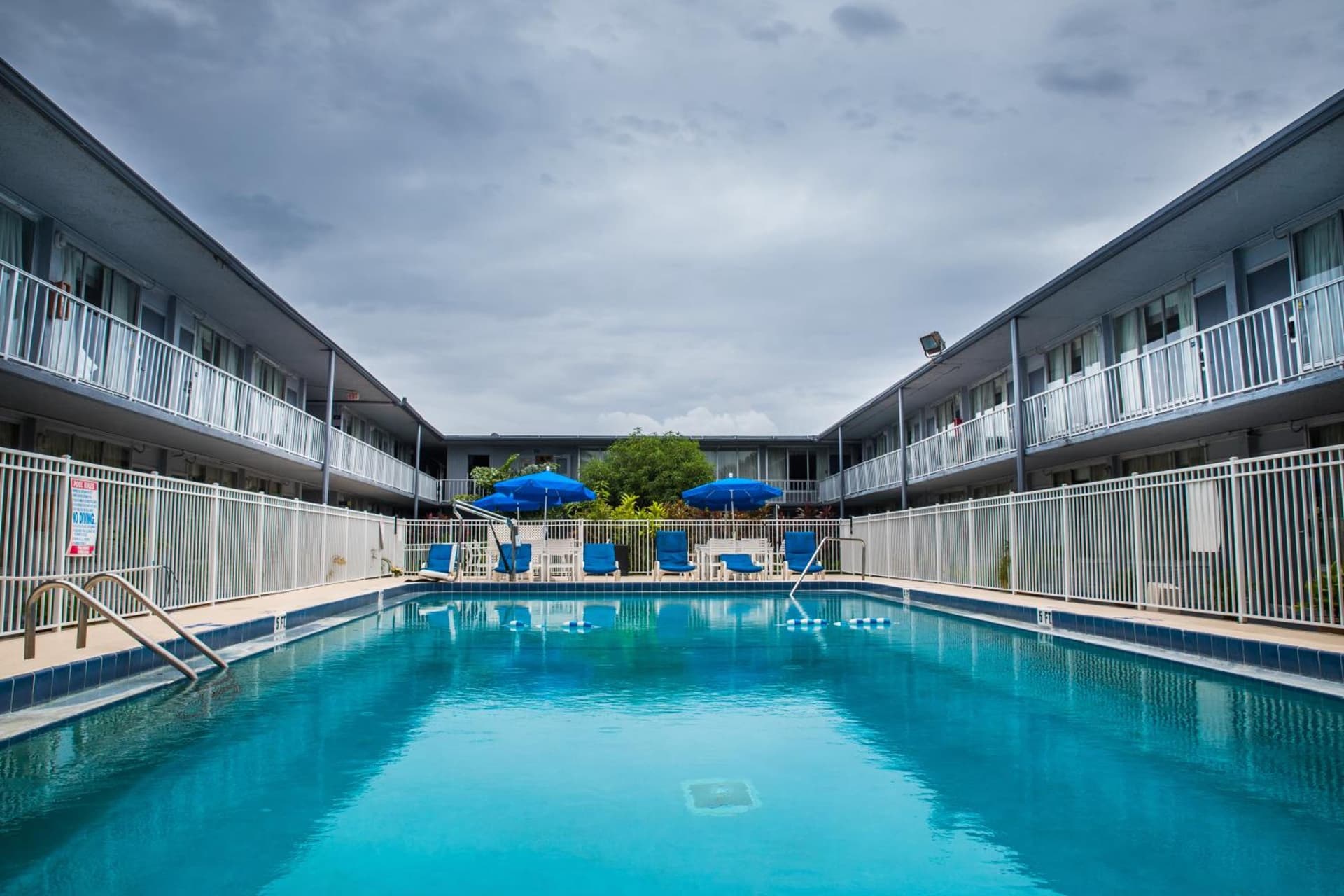 Days Inn by Wyndham Stuart gallery photo in Stuart, FL — image 60