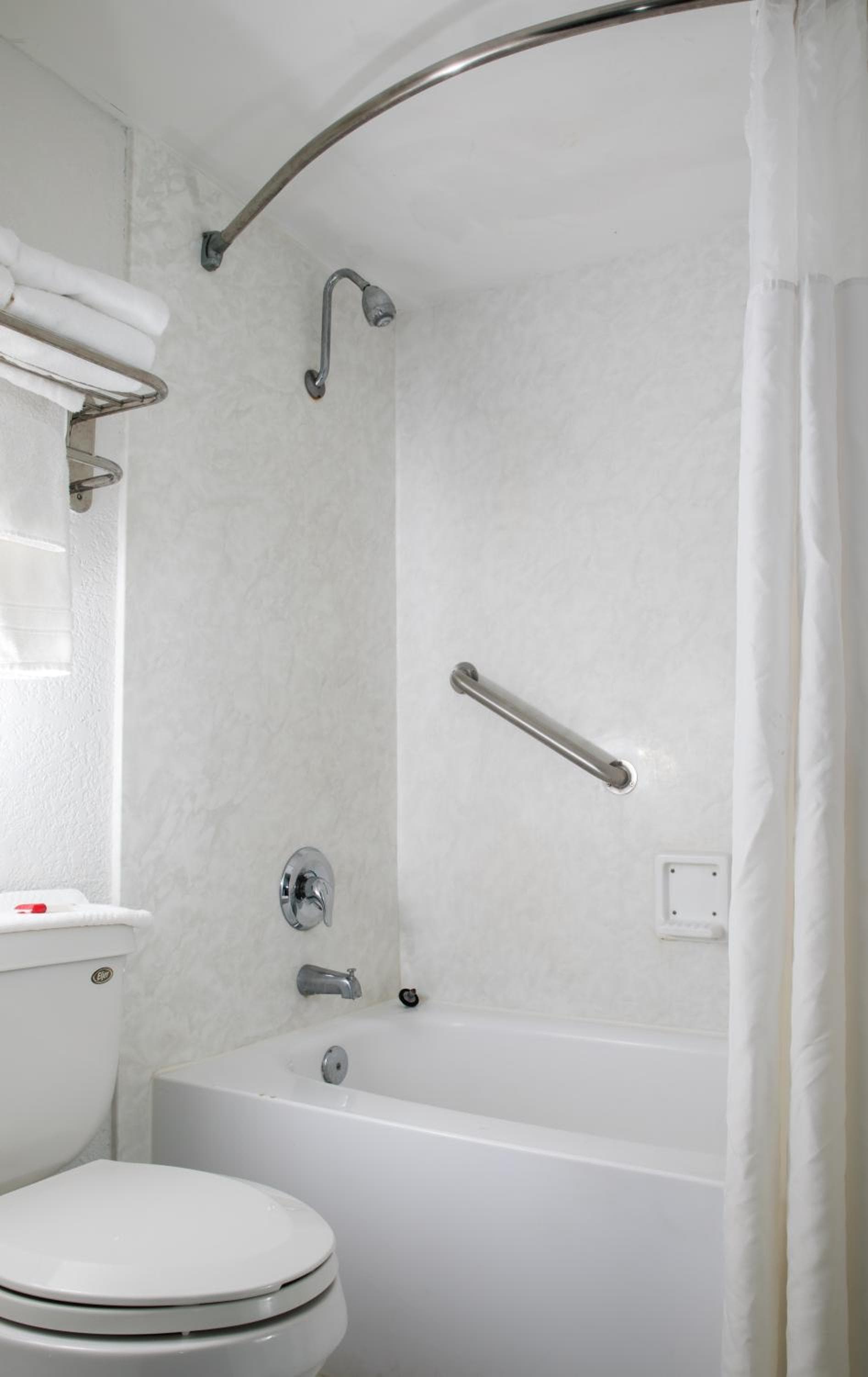 Days Inn by Wyndham Stuart gallery photo in Stuart, FL — image 25
