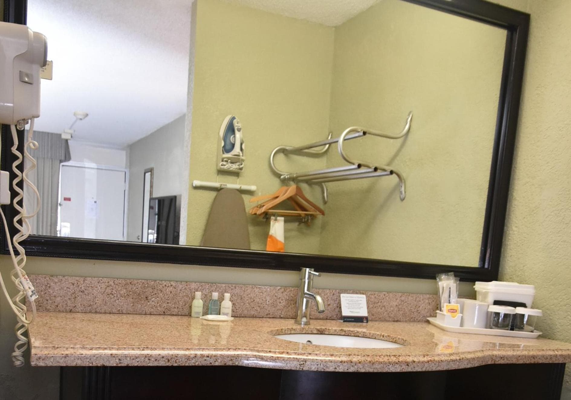 Days Inn by Wyndham Stuart gallery photo in Stuart, FL — image 31