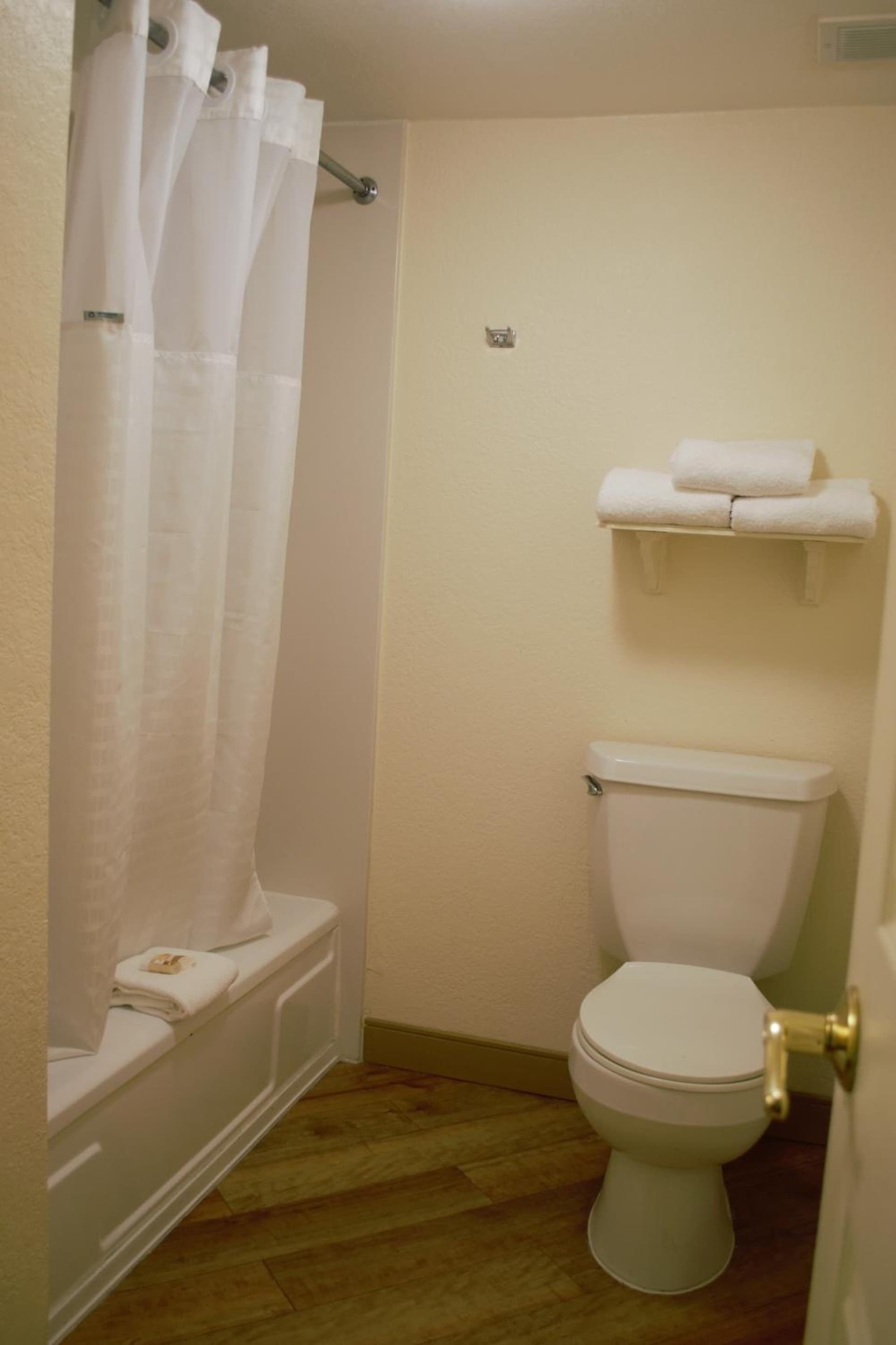 La Quinta Inn by Wyndham Austin Capitol / Downtown gallery photo in Austin, TX — image 16