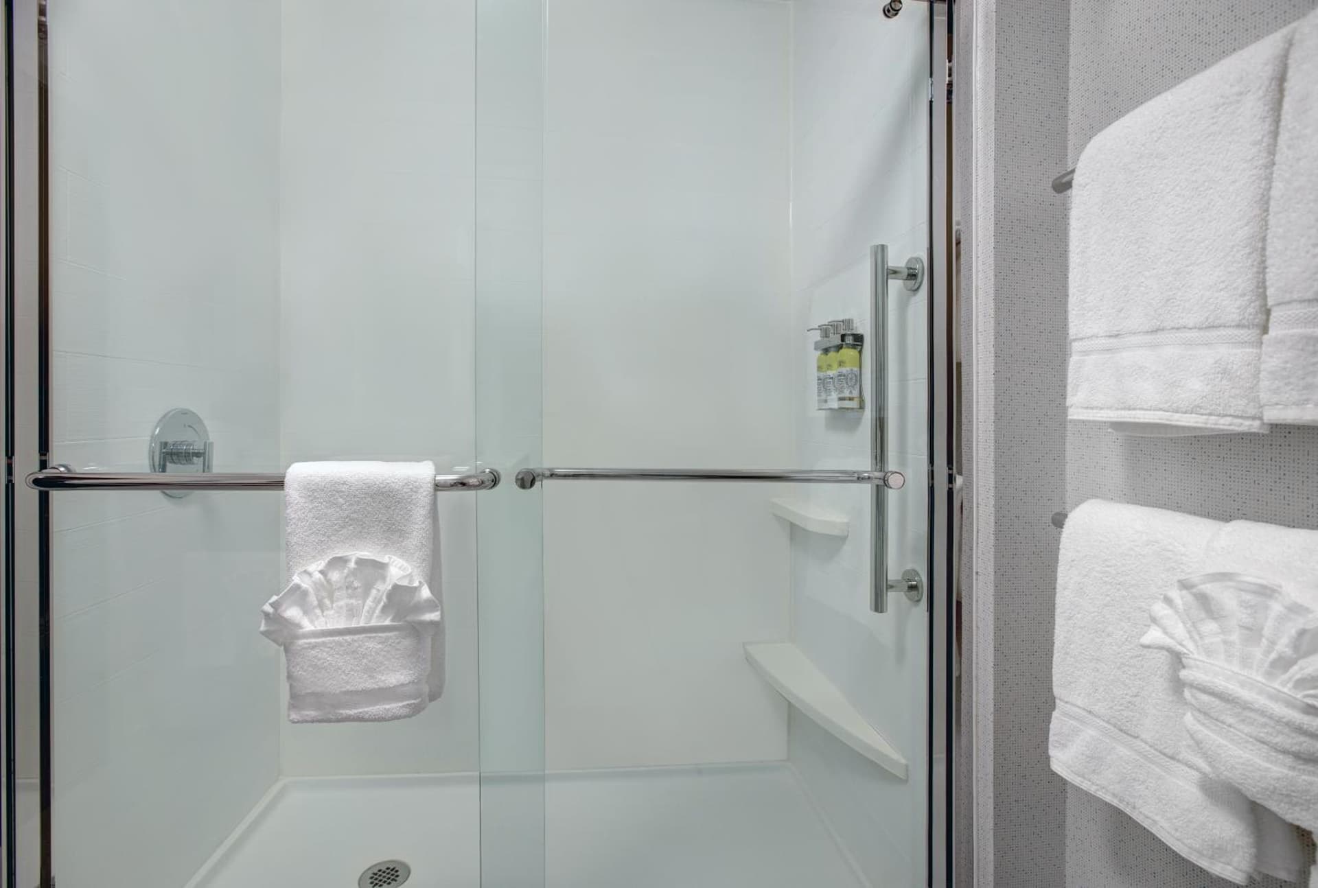 Holiday Inn Express & Suites - Milwaukee - Brookfield by IHG gallery photo in Brookfield, WI — image 51