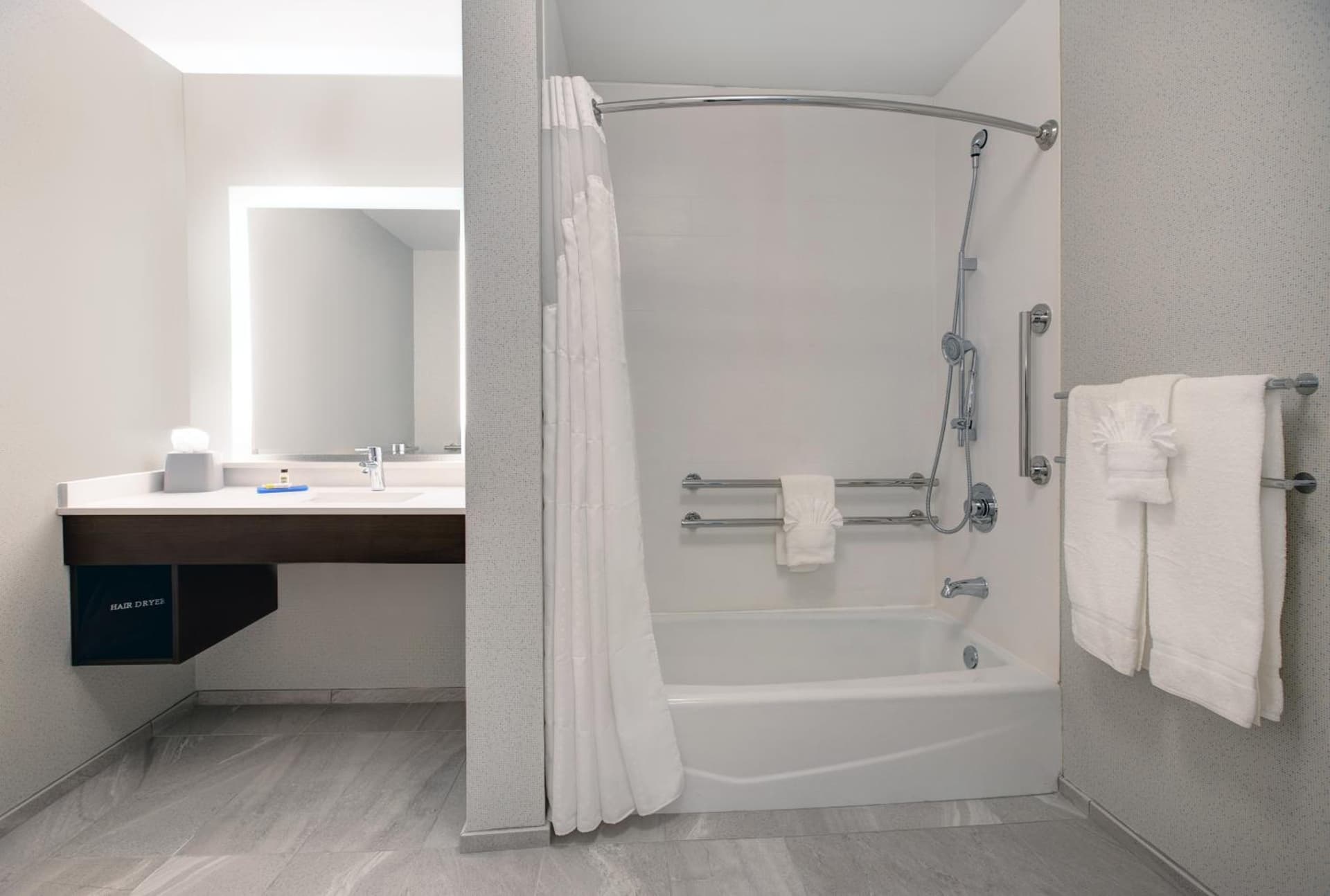 Holiday Inn Express & Suites - Milwaukee - Brookfield by IHG gallery photo in Brookfield, WI — image 54
